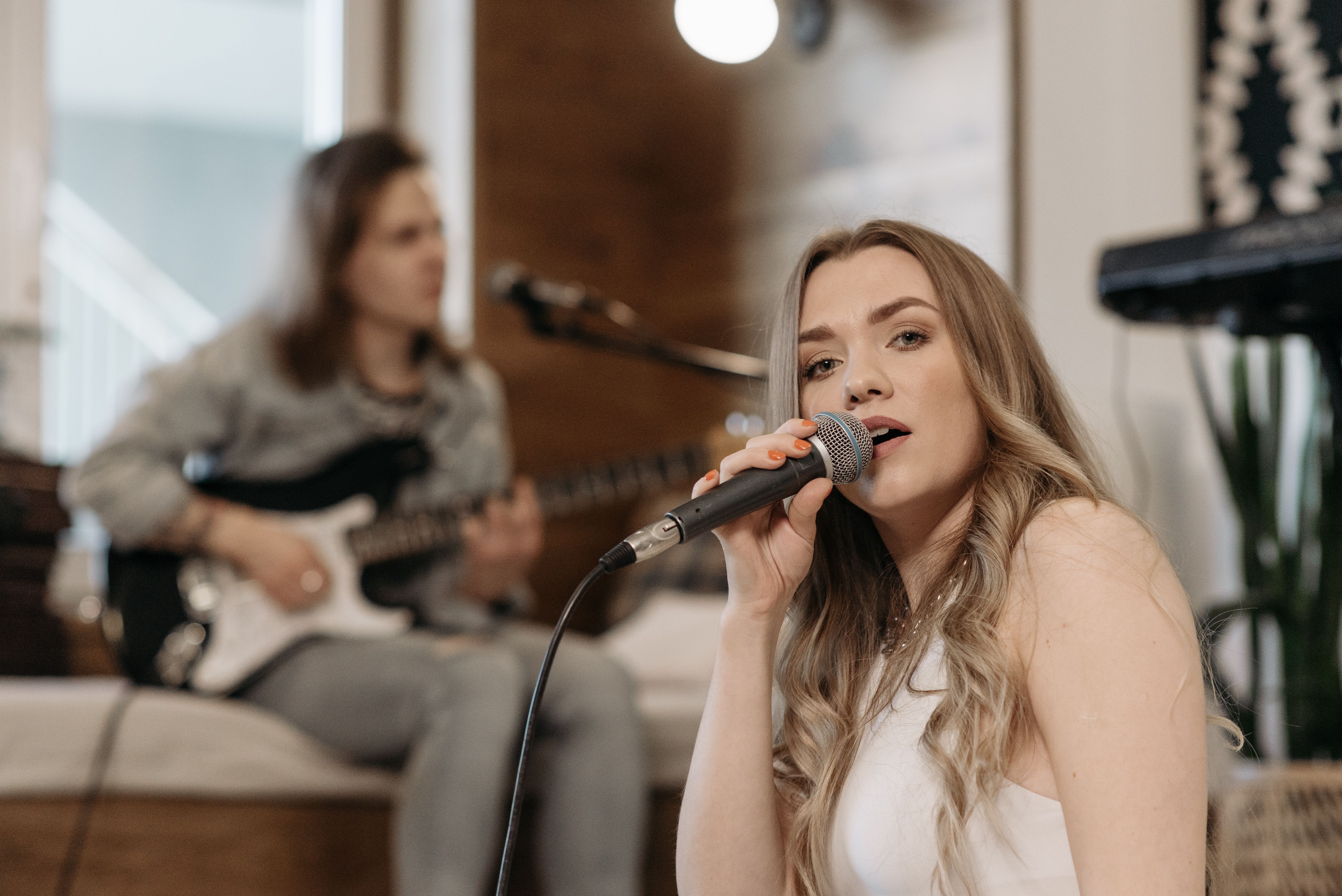 Dating a Ukrainian Singer: What to Expect image 4