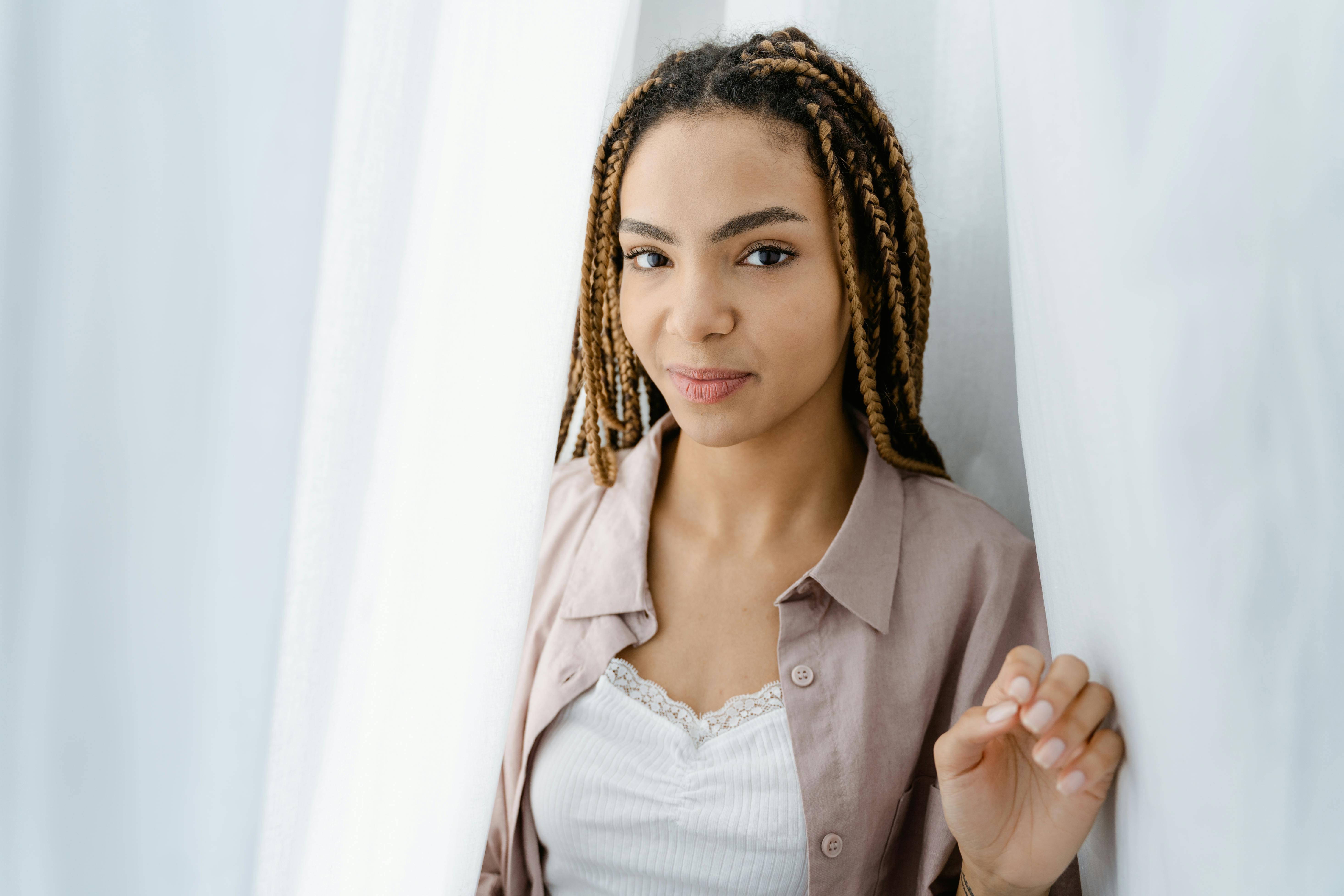 Why “Good Morning” and “Good Night” Texts Too Early Kill Attraction in Online Dating image 1