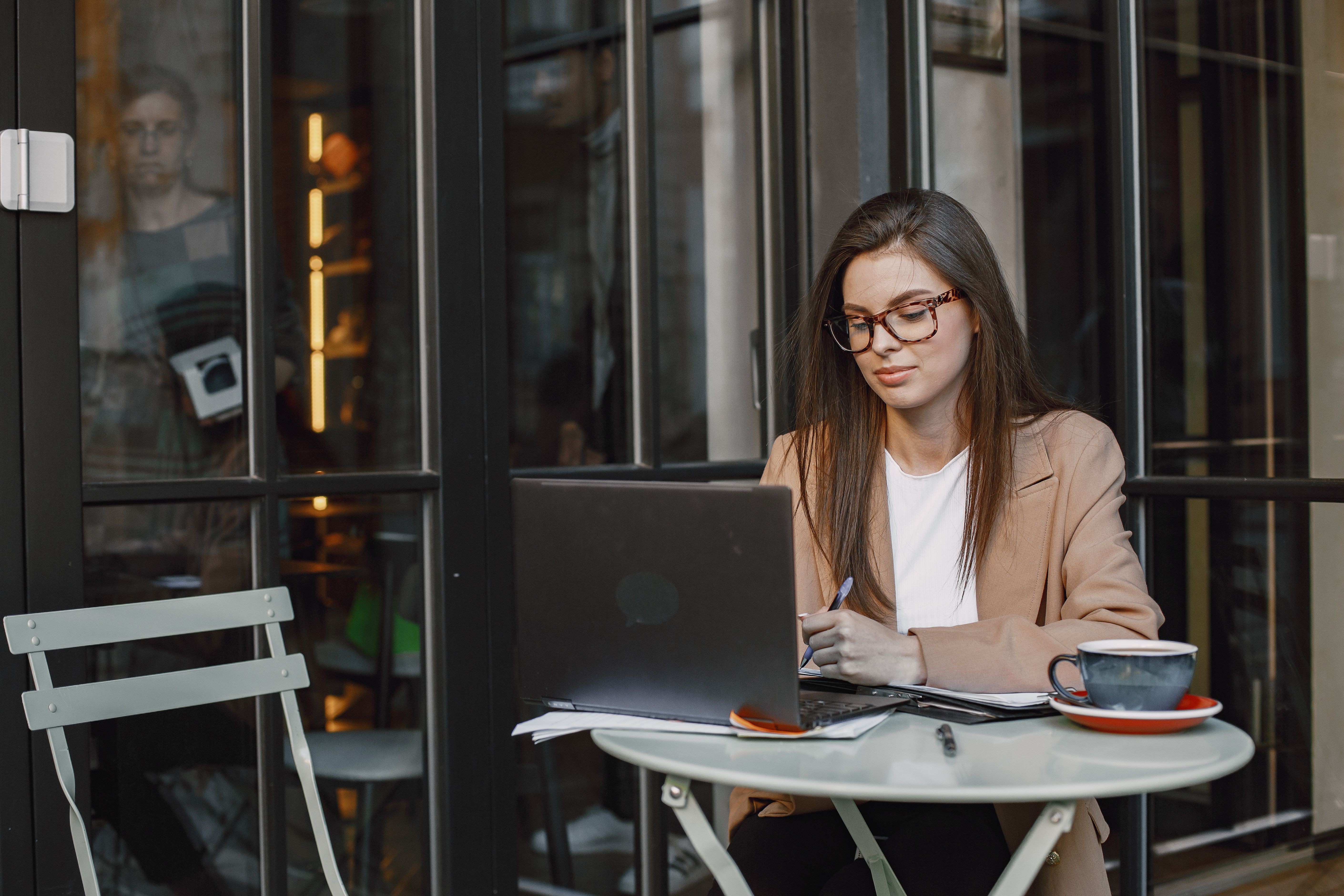 Dating a Ukrainian Marketing Manager: What to Expect image 3