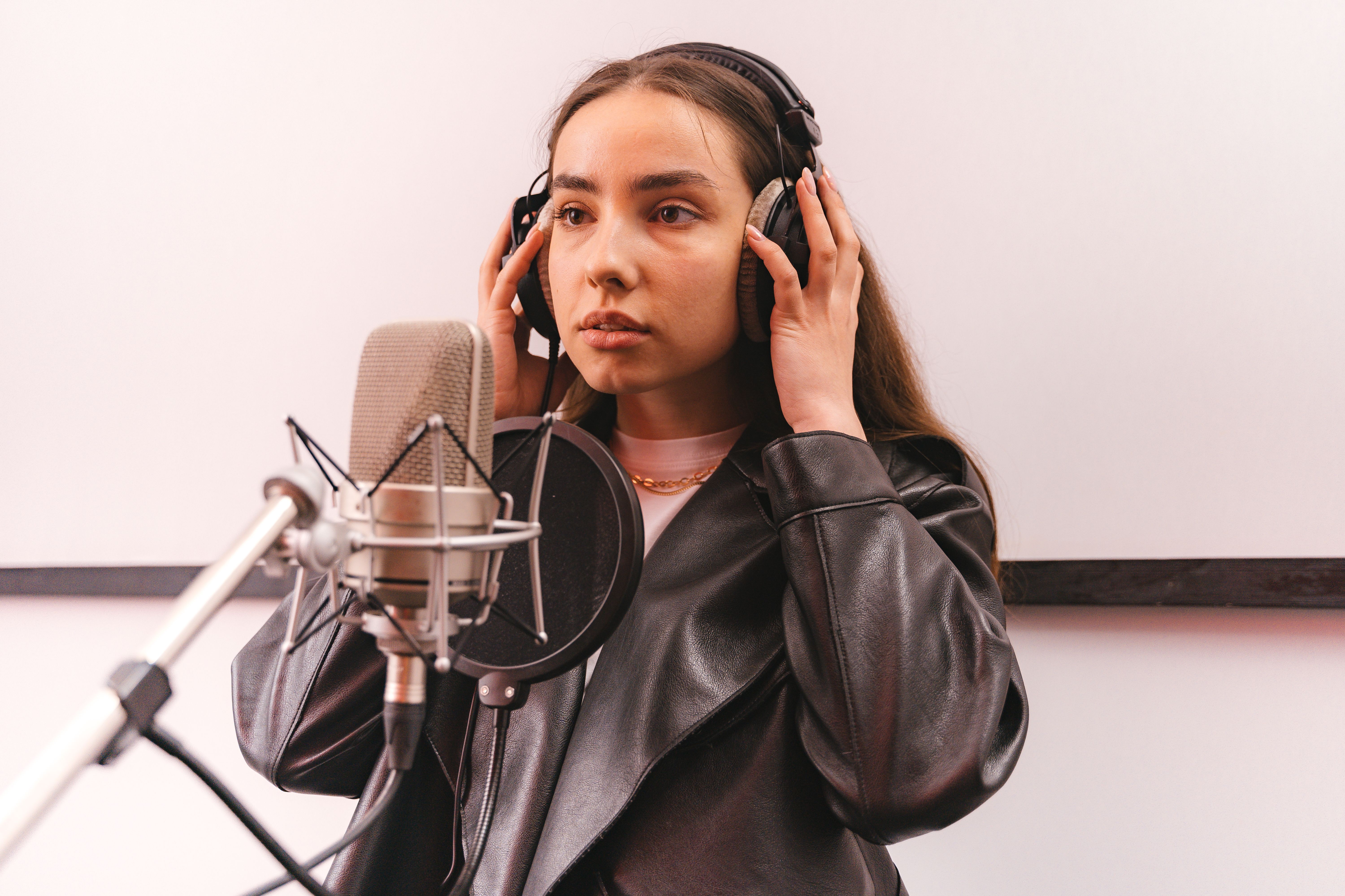 Dating a Ukrainian Singer: What to Expect image 3