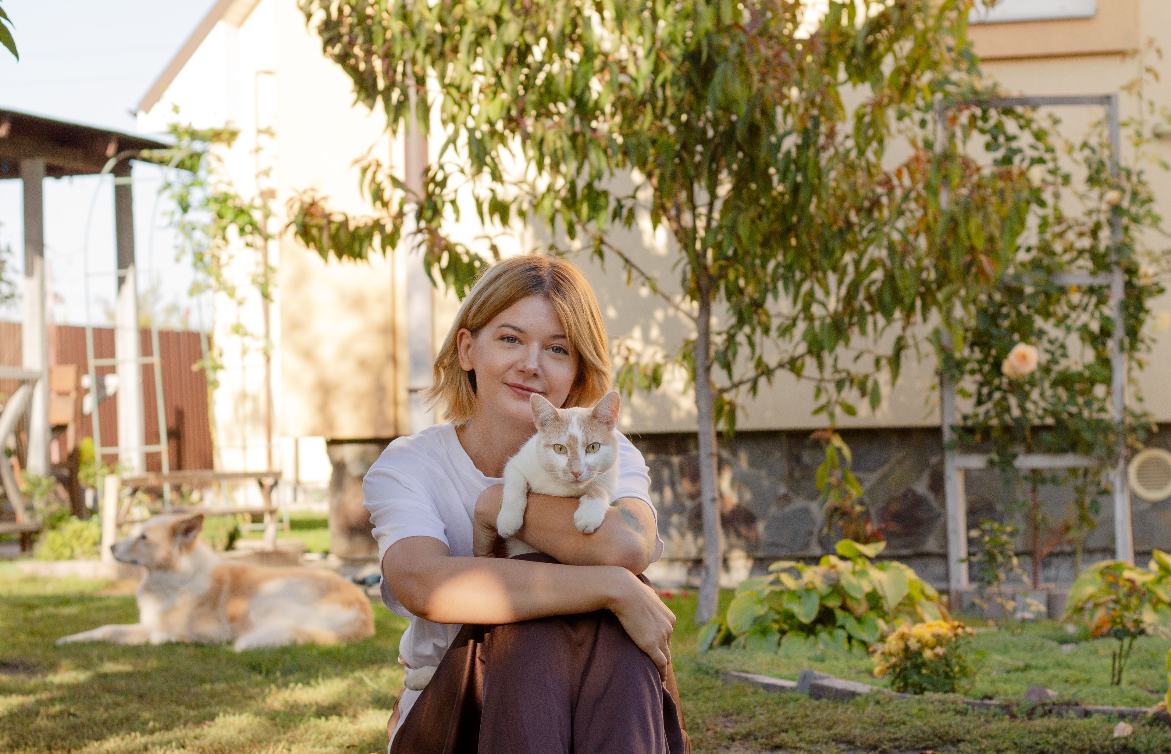 Dating a Ukrainian Woman Who Loves Cats image 0