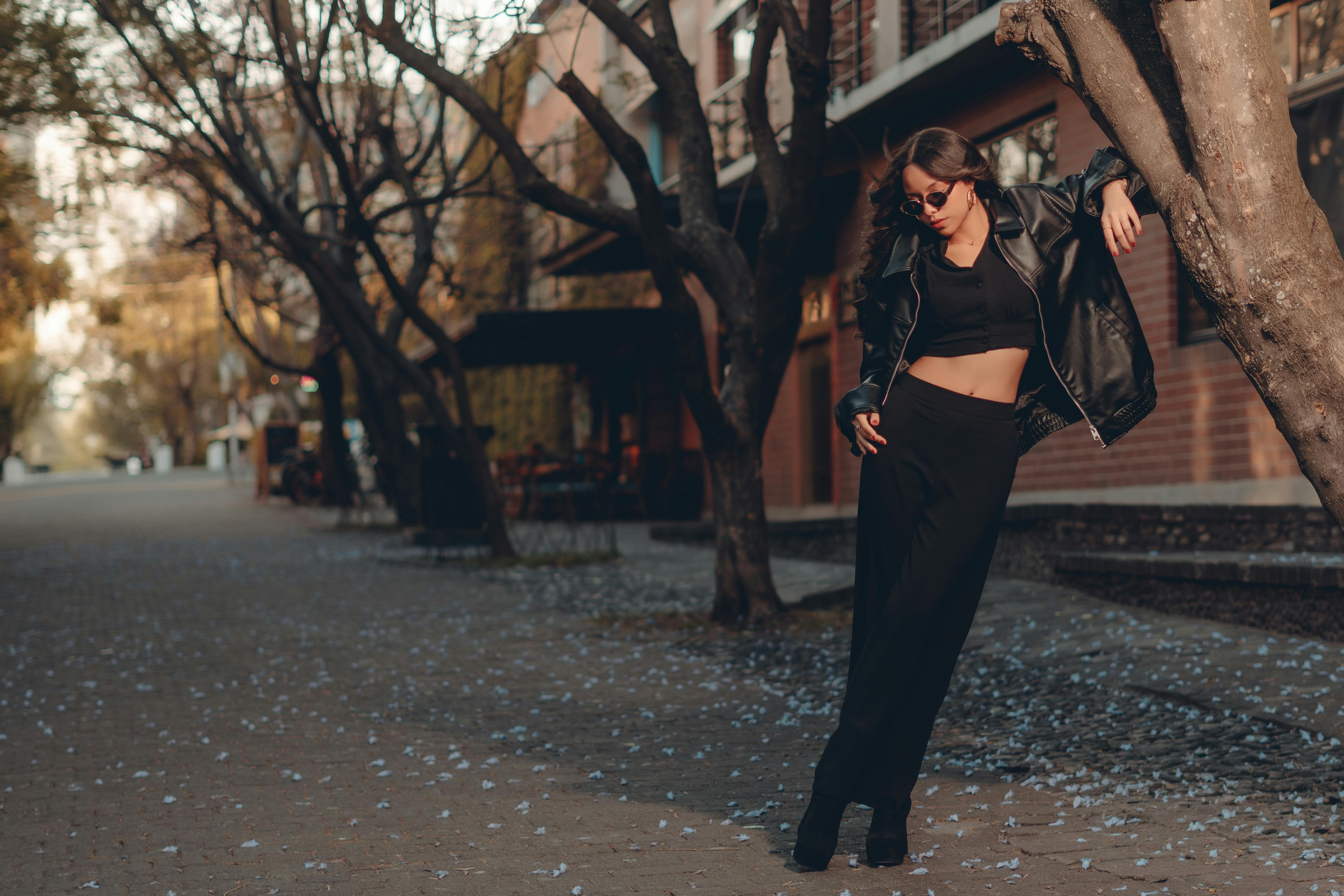 Mind the Gap: Honest Advice for Dating a Woman 10–15 Years Younger image 2
