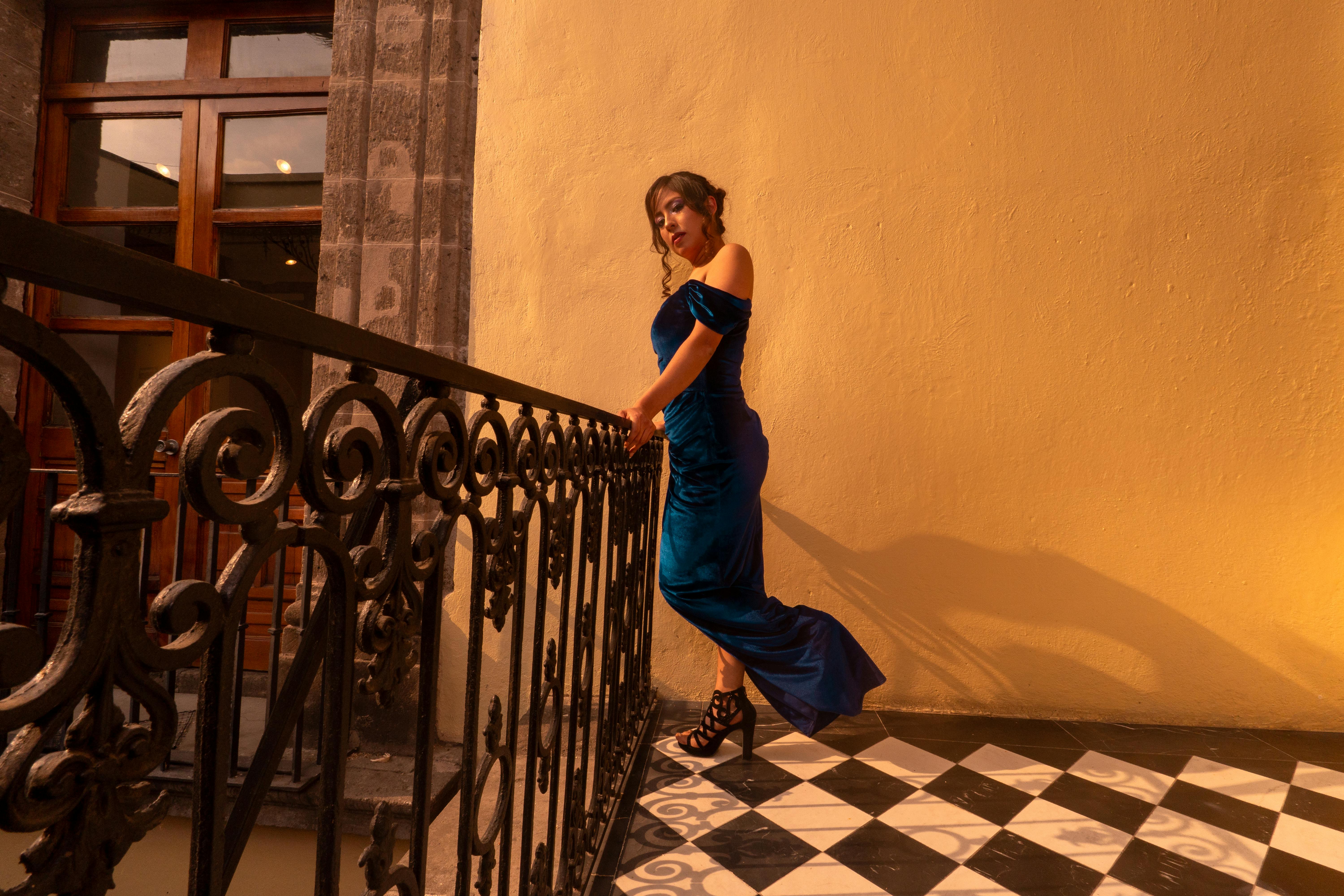 Signs a Woman Is Interested in You Online: How to Tell in International Dating image 0