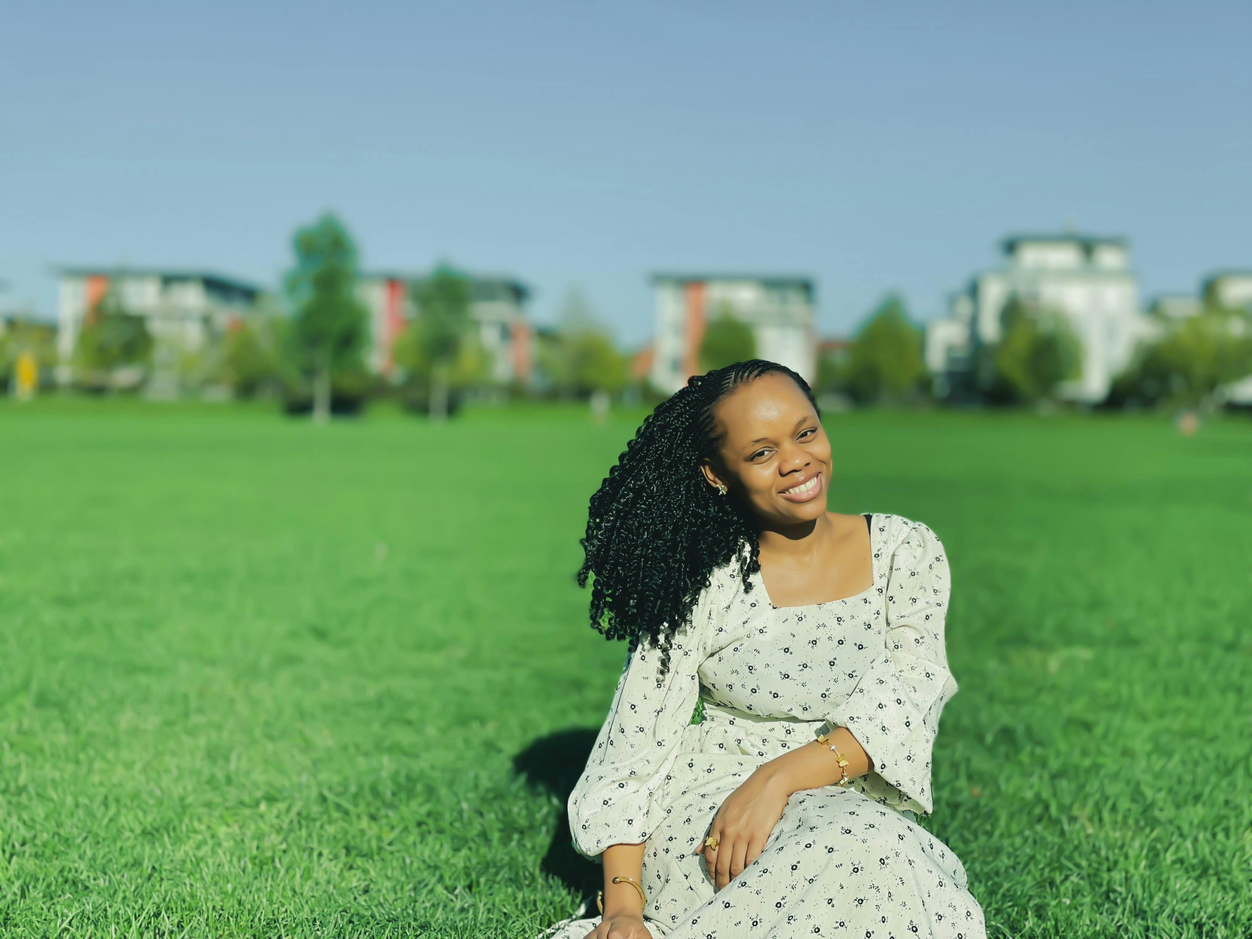 The Ultimate Guide: 400+ Best Questions to Ask a Girl (Funny, Flirty, Deep, Juicy & Interesting) image 1