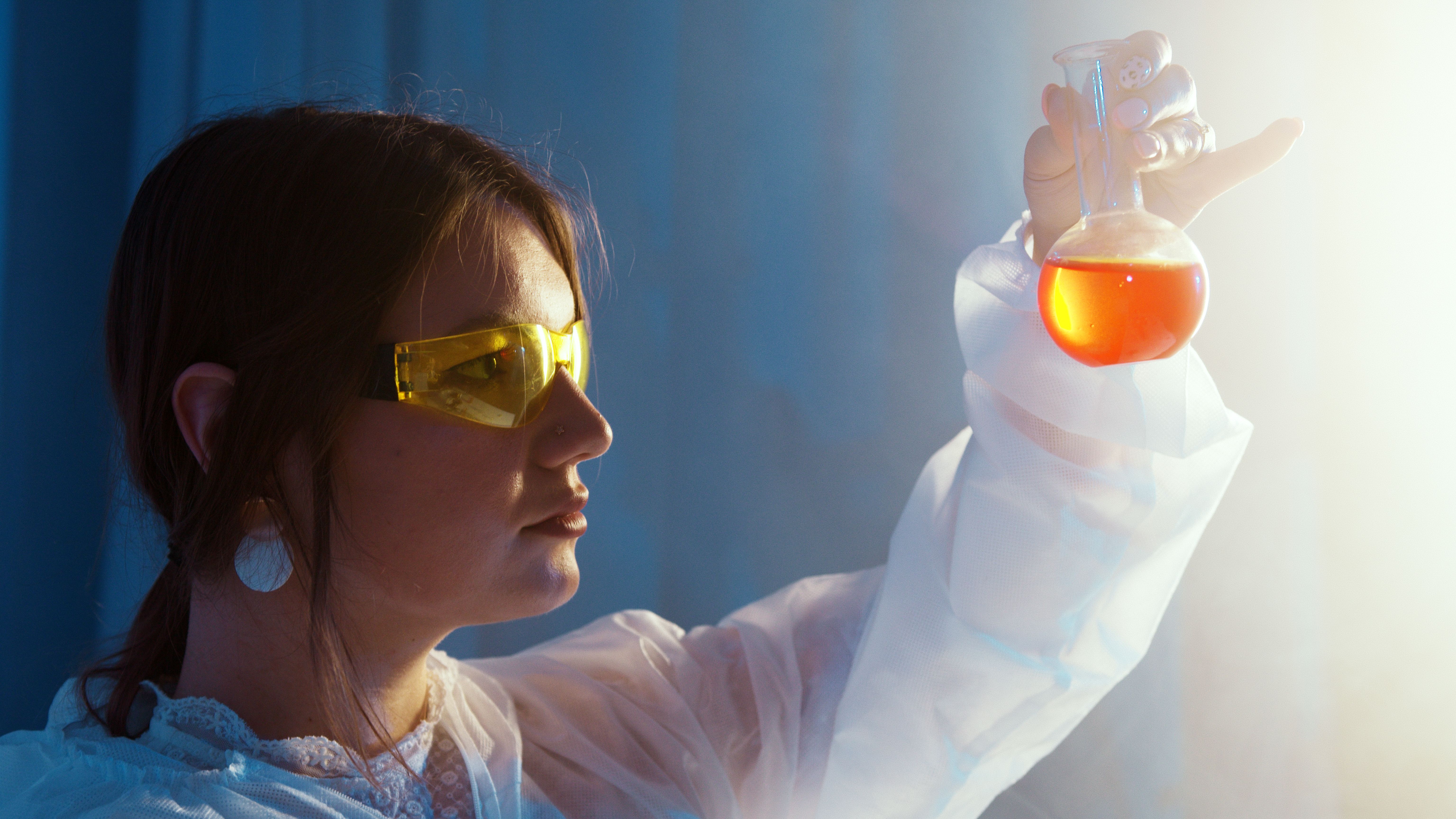 Dating a Ukrainian Chemist: What to Expect image 0