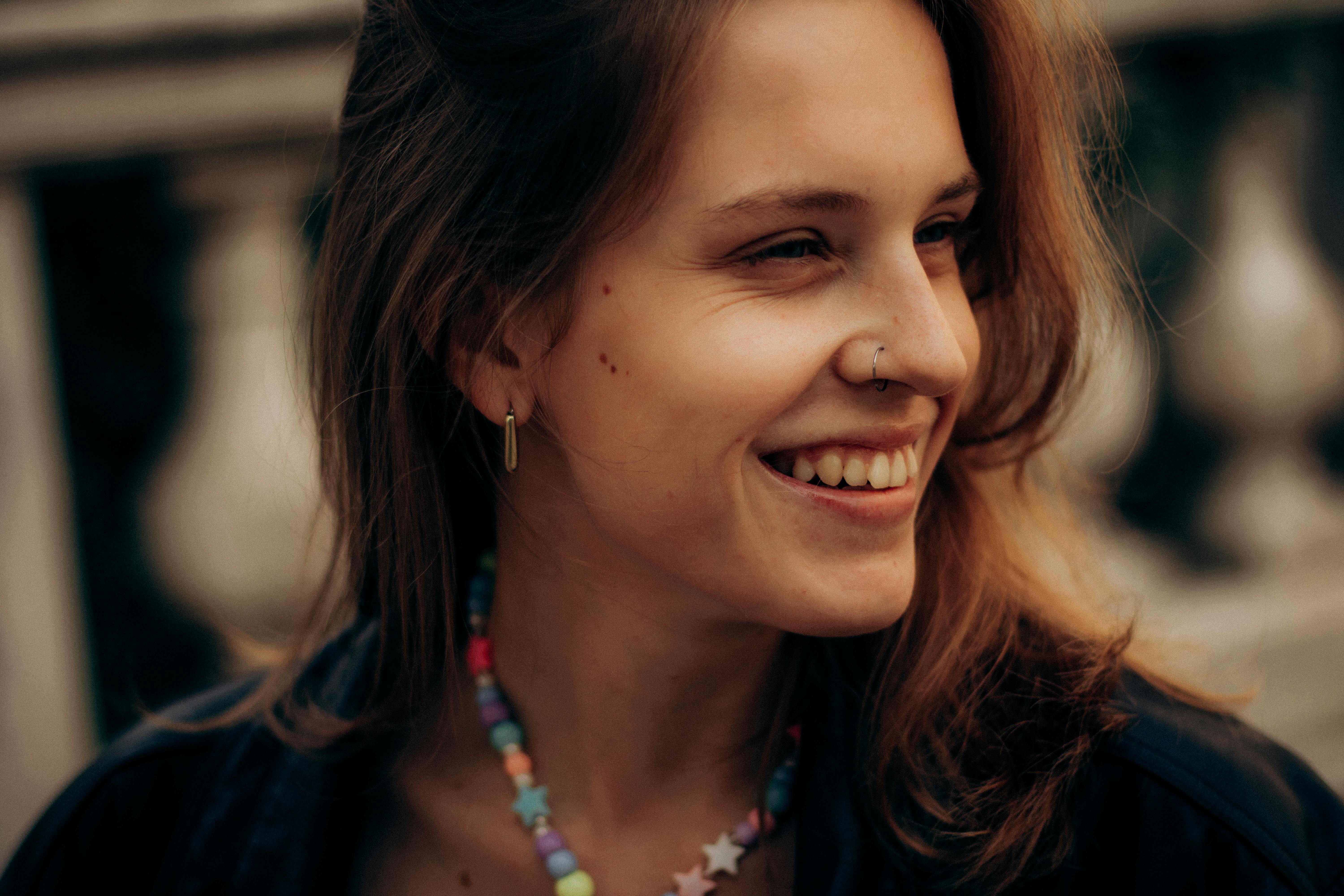 Why Replying Too Fast All the Time Reduces Attraction in Online Dating image 1