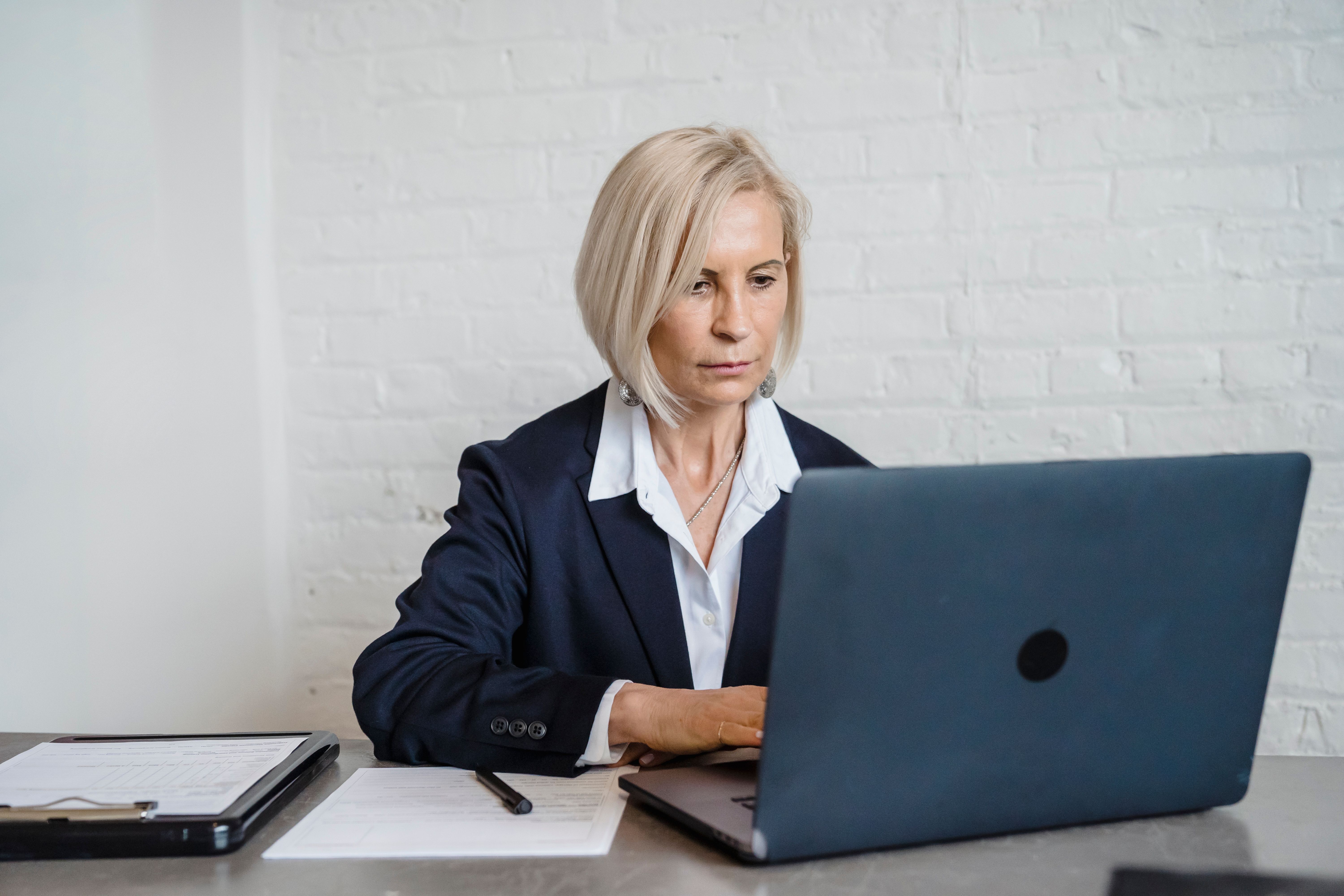 Dating a Ukrainian Banker: What to Expect image 2