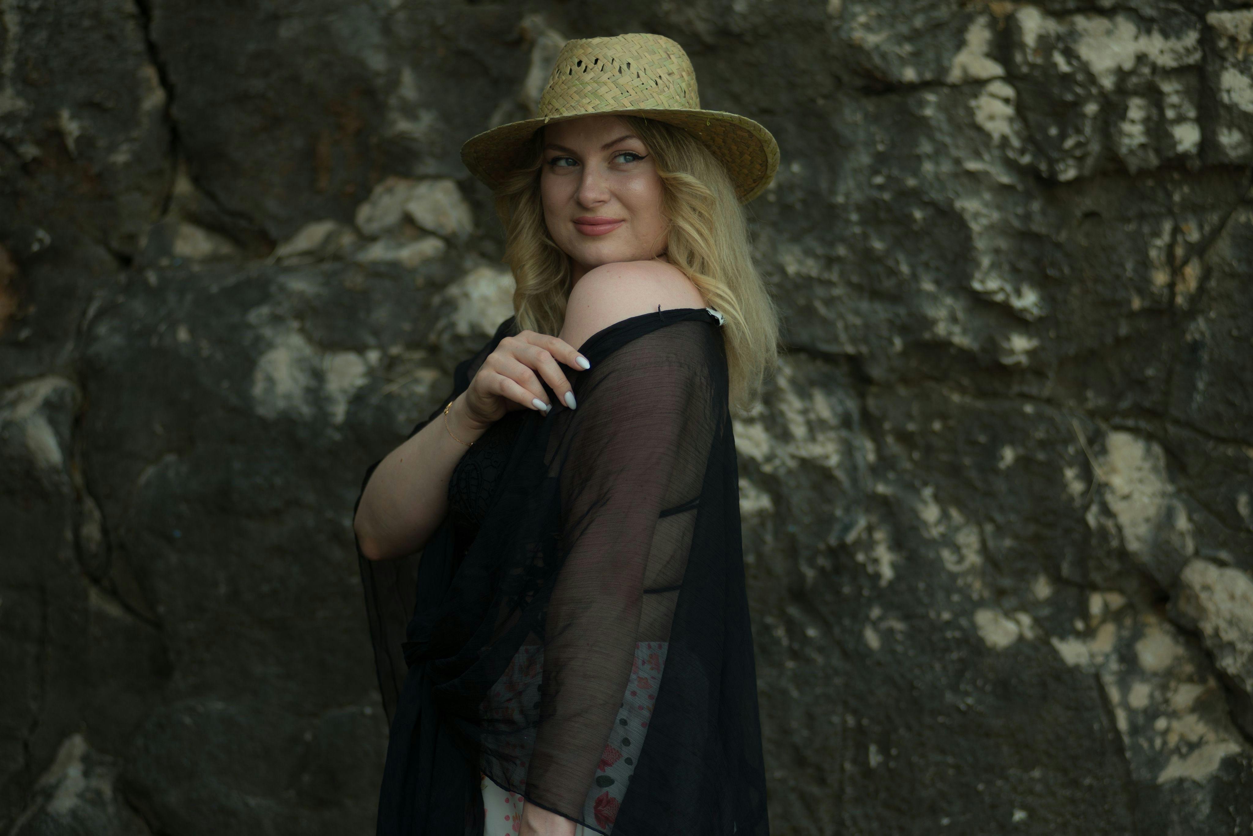 How to Build Emotional Attraction in Online Dating Conversations image 1