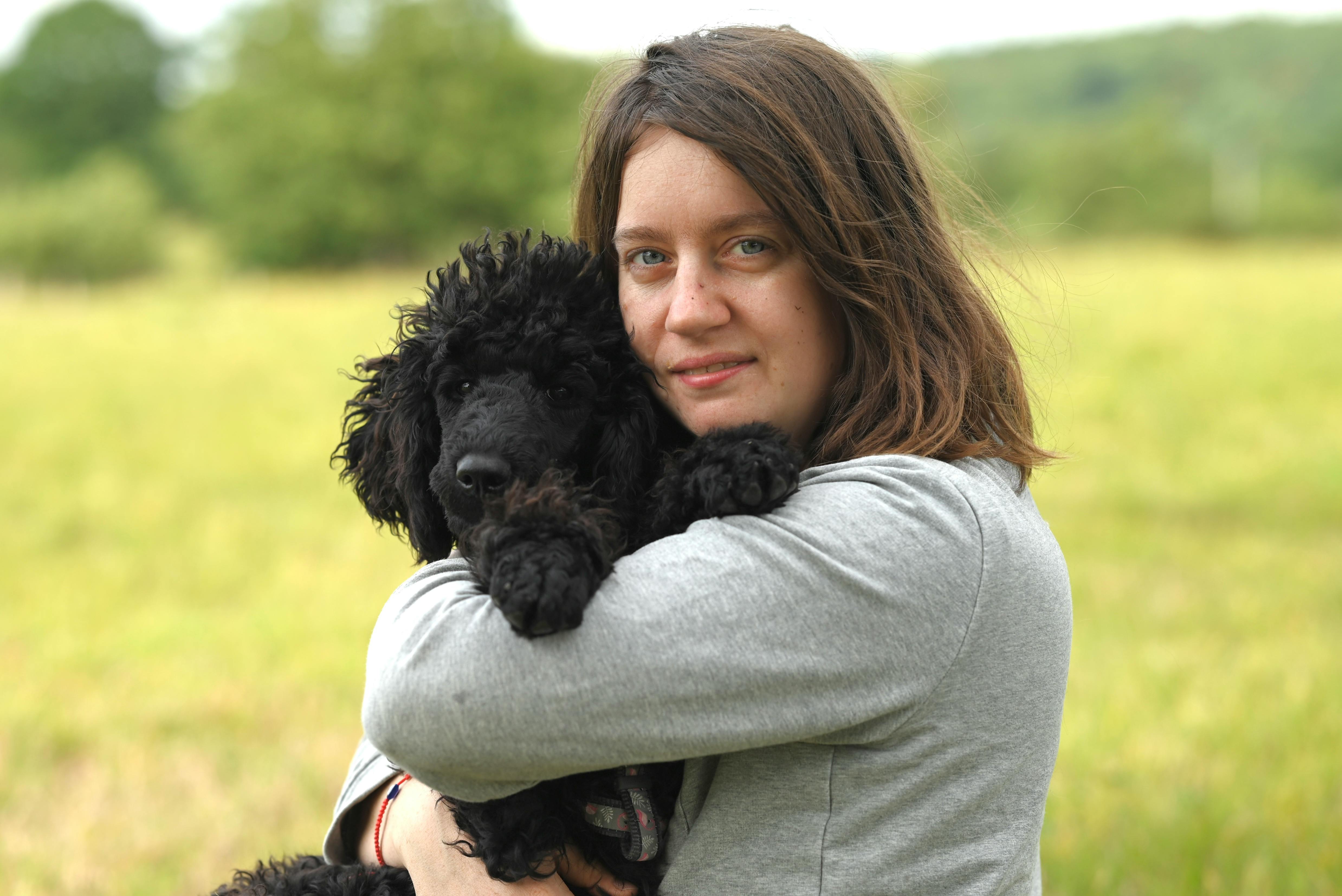 When to Exchange Contacts Safely (Timing + Red Flags) image 1