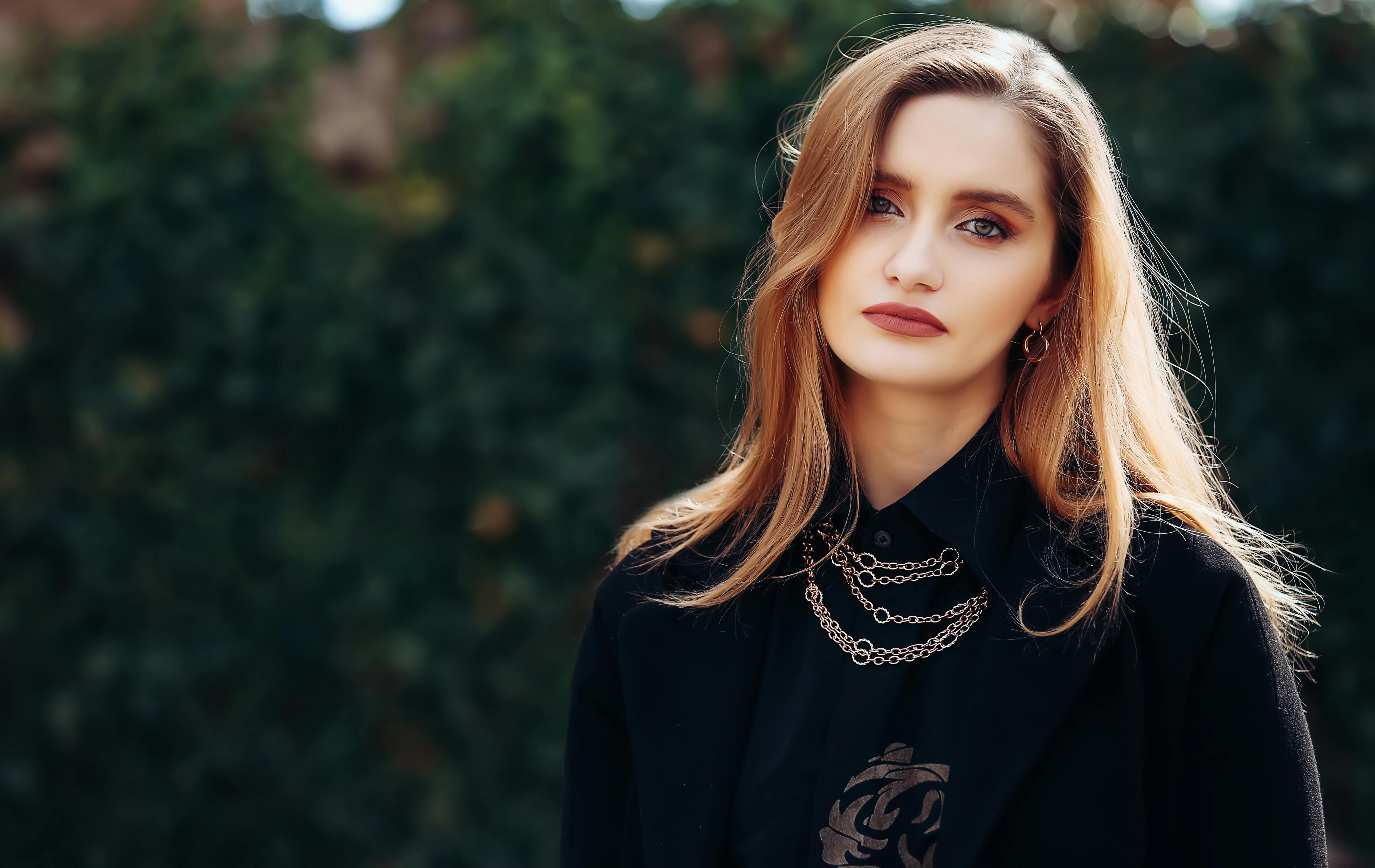 When to Exchange Contacts Safely (Timing + Red Flags) image 0