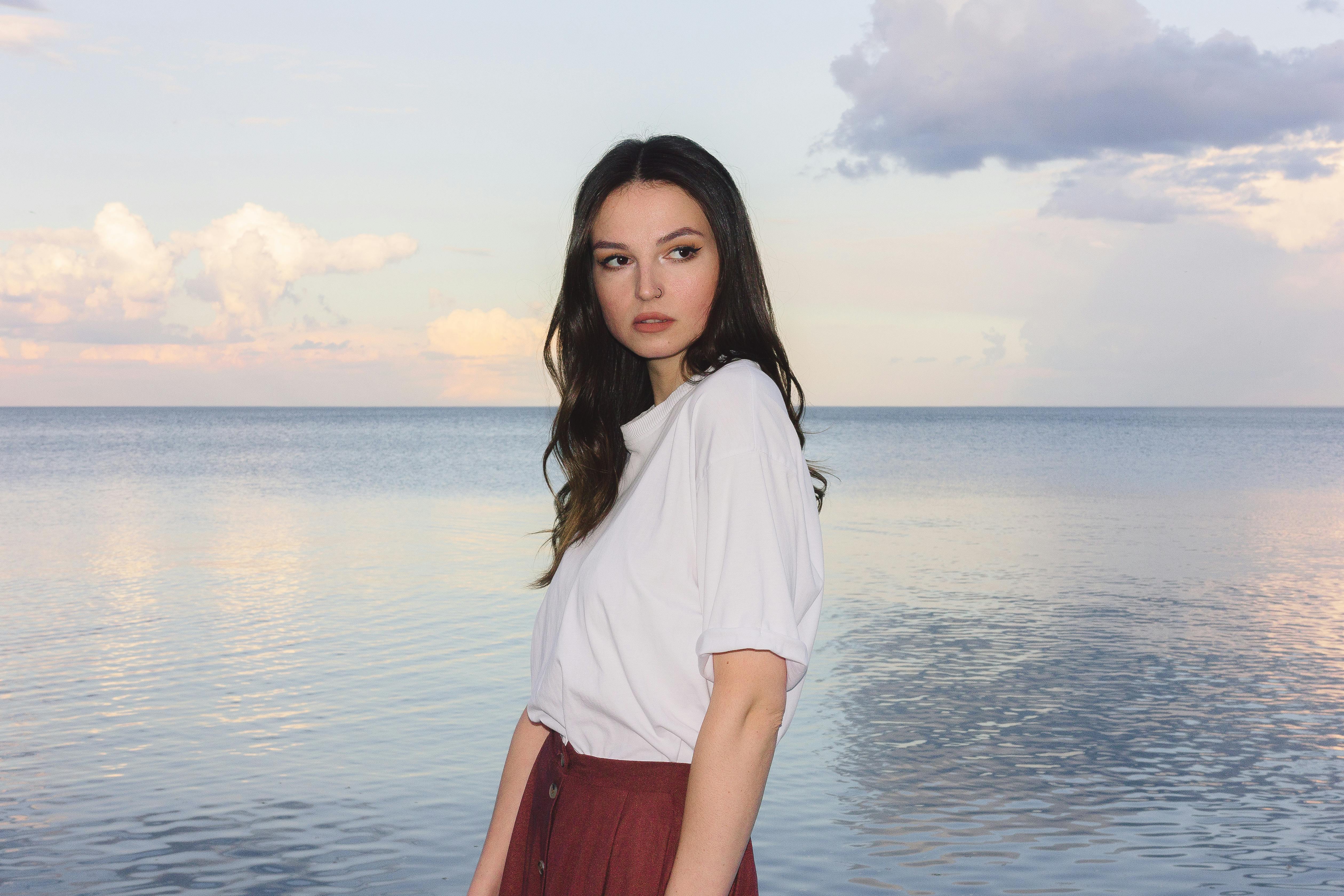 How to Tell If She Is Talking to Multiple Guys in Online Dating image 2