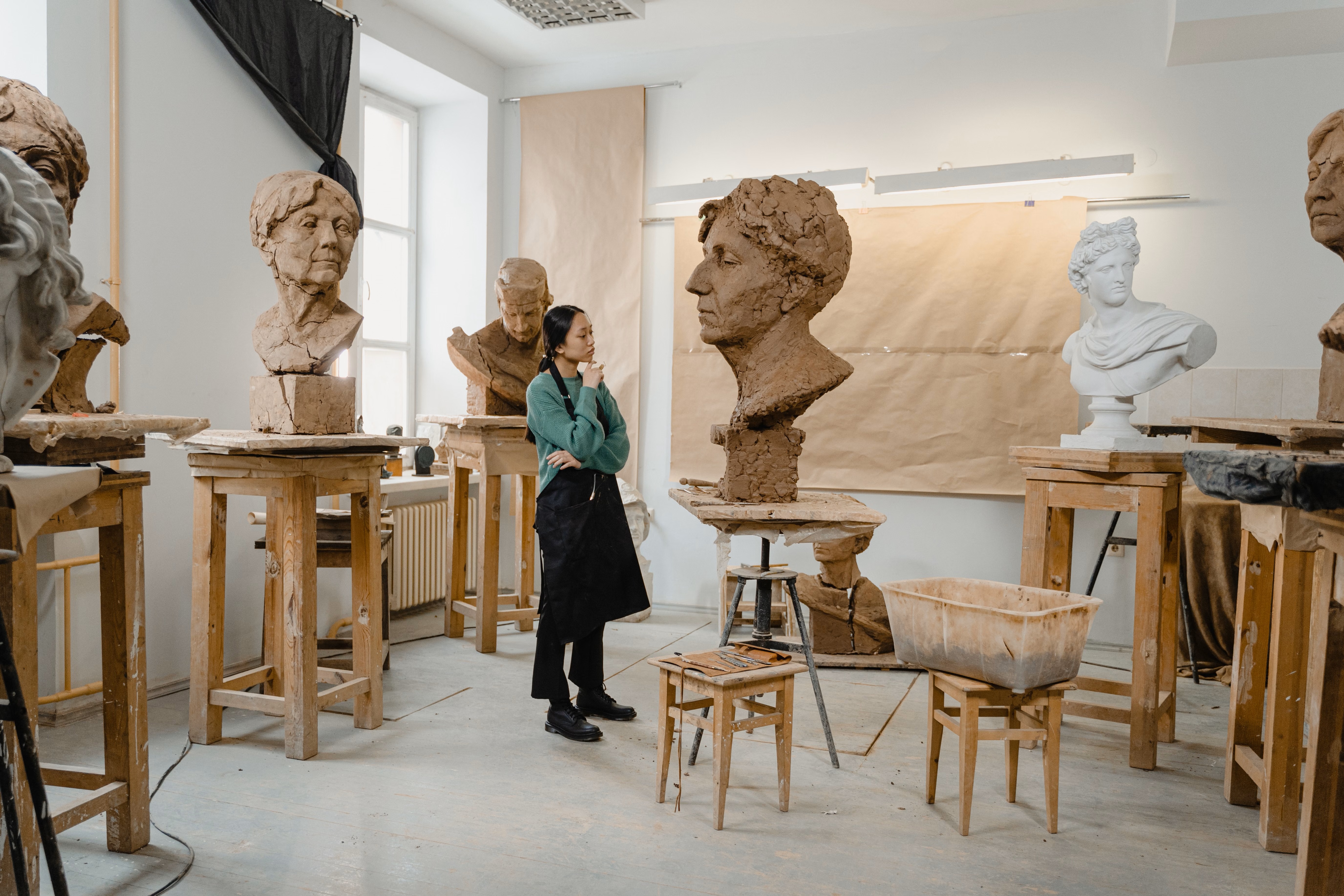 Dating a Ukrainian Sculptor: What to Expect image 1
