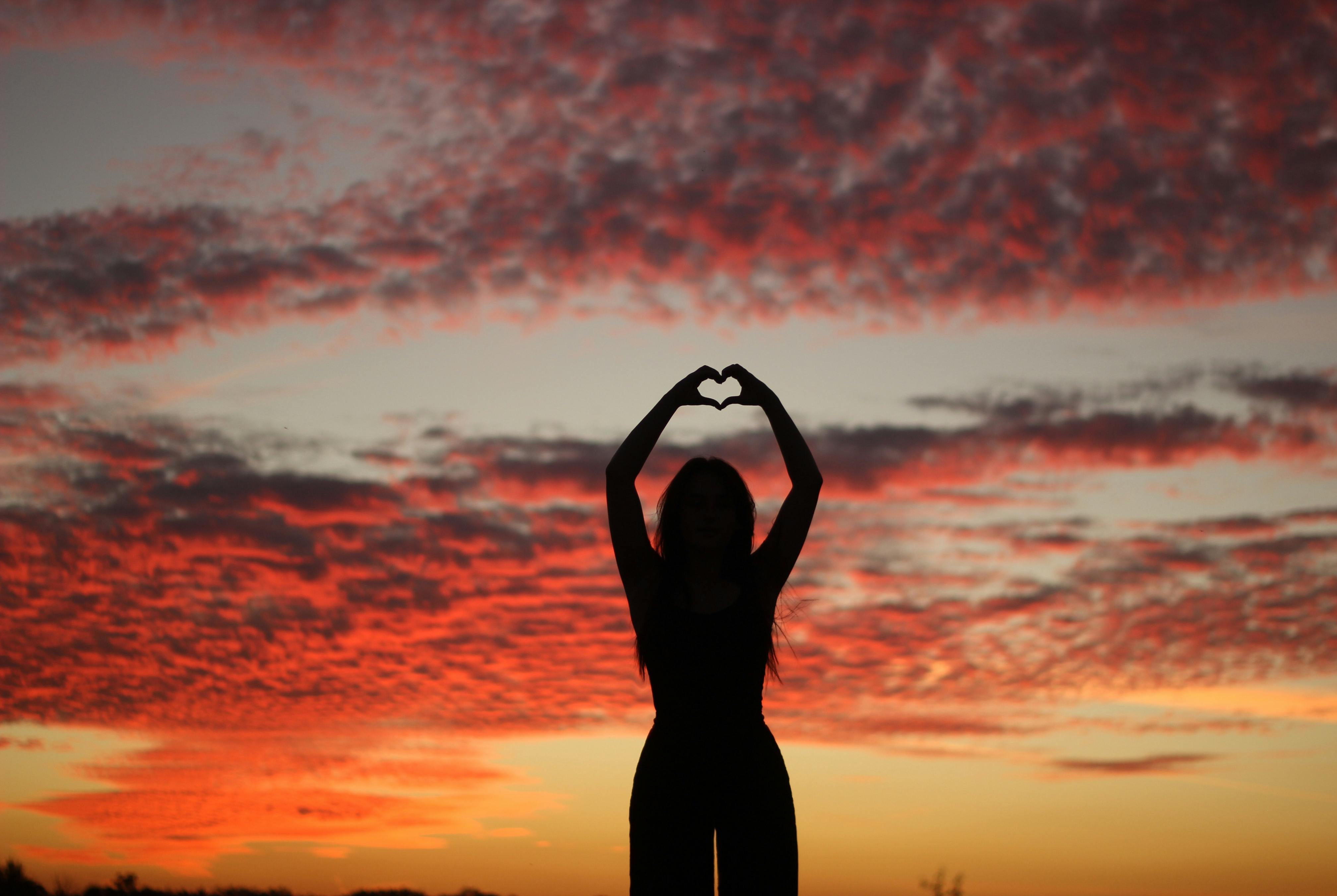 What Makes a Woman Feel Comfortable With You in Online Dating image 1