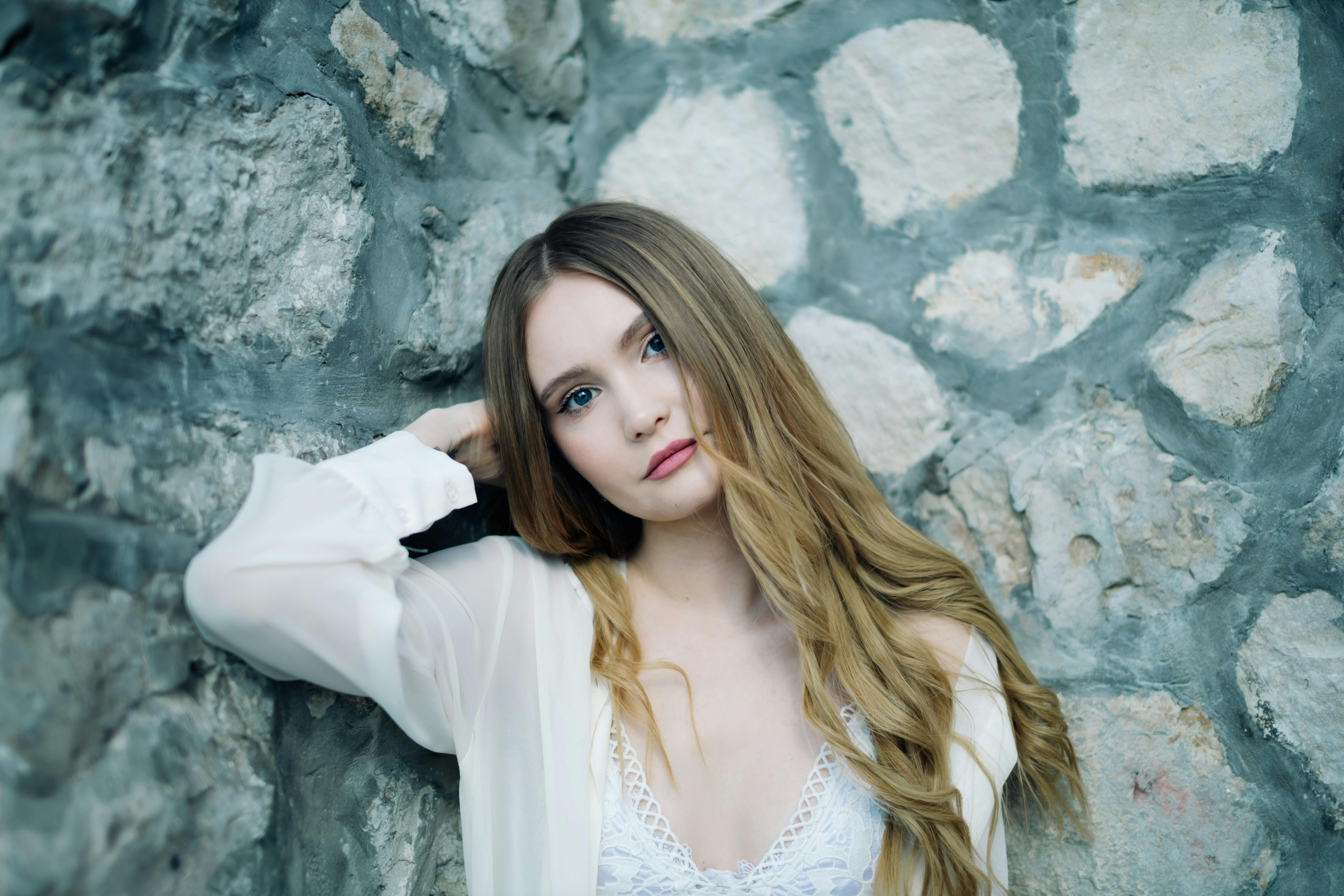 How to Build a Strong Emotional Connection in Online Dating image 0