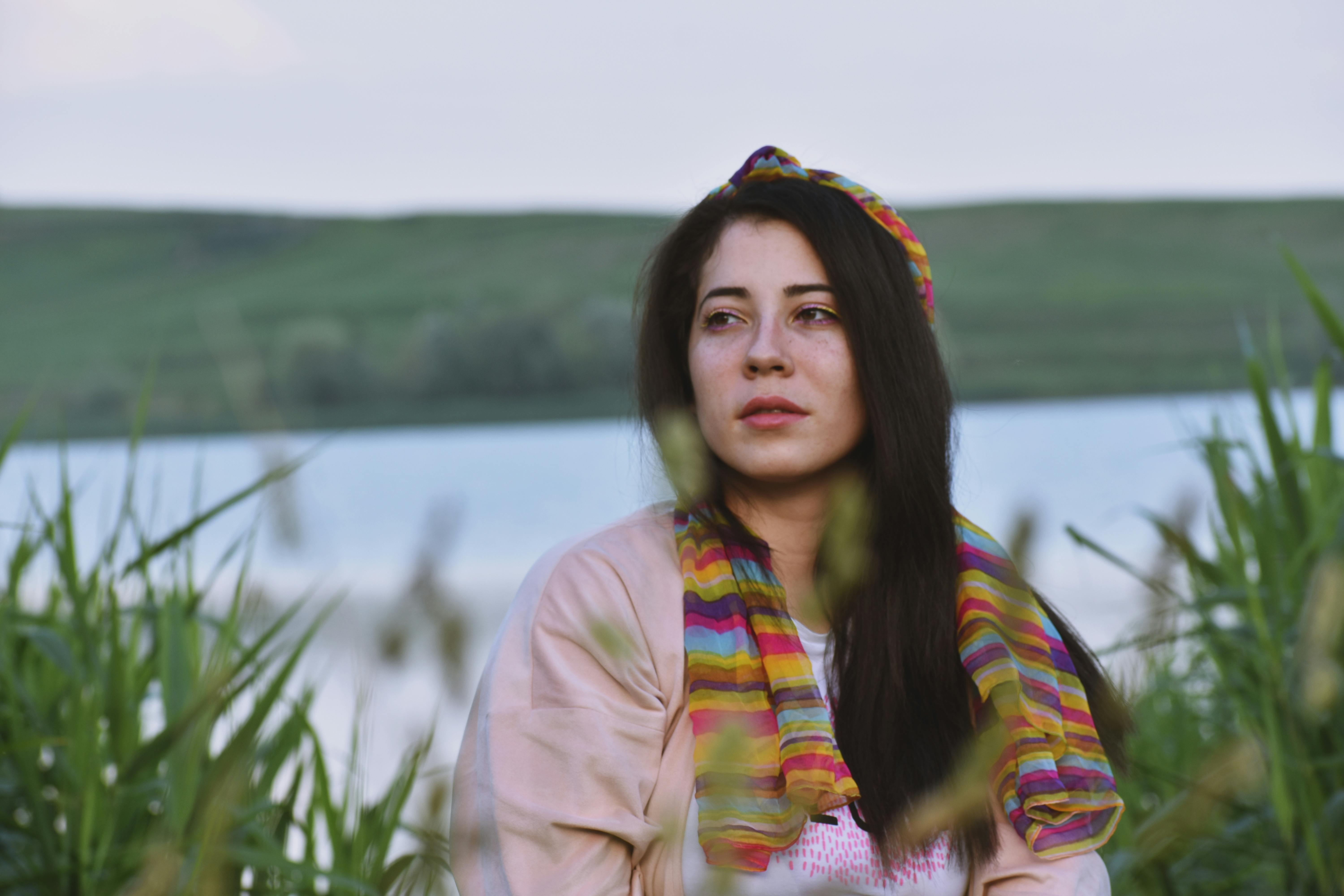 How to Avoid Getting Emotionally Attached Too Fast in Online Dating image 0