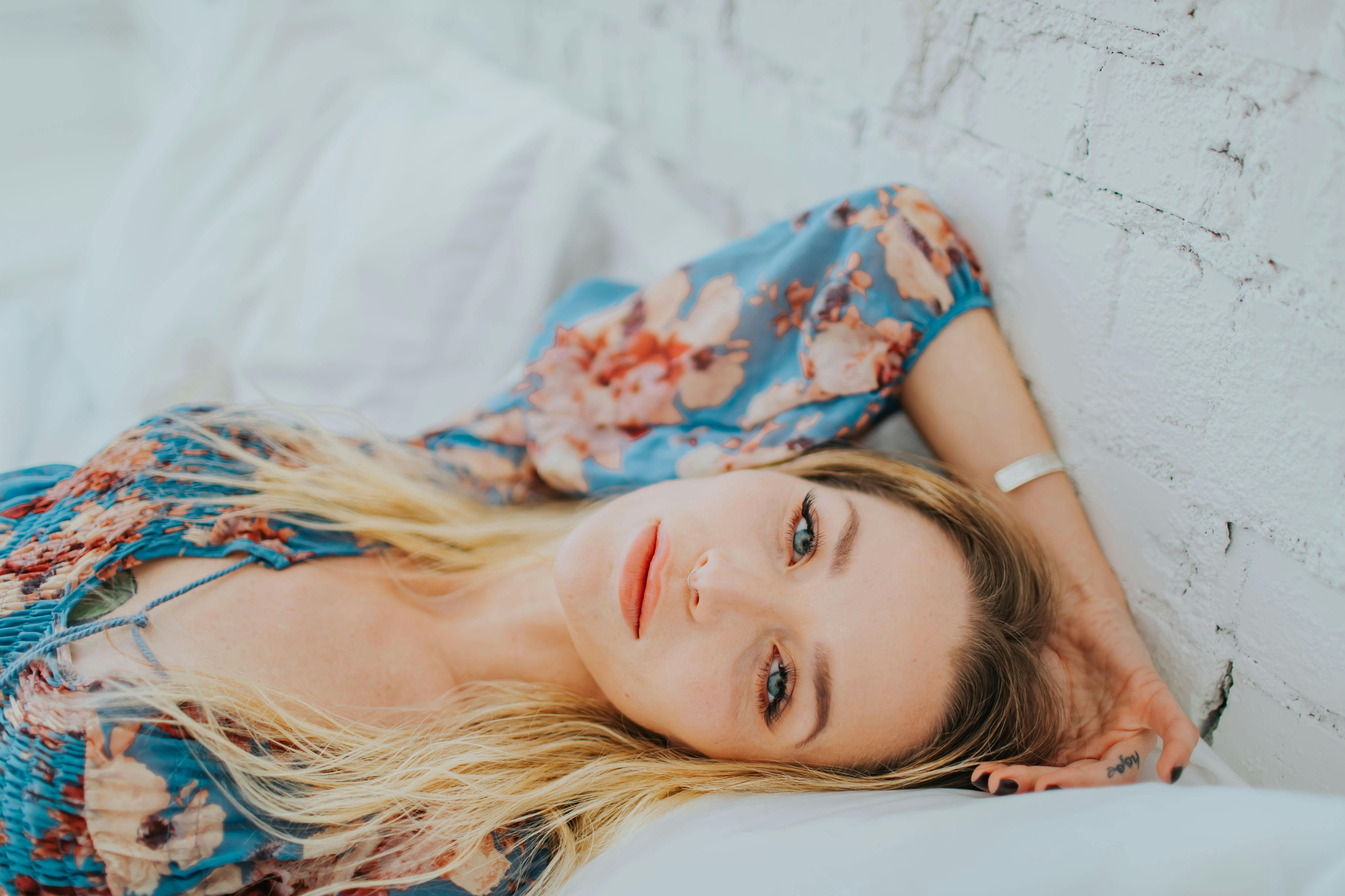 How to Avoid Getting Emotionally Attached Too Fast in Online Dating image 3