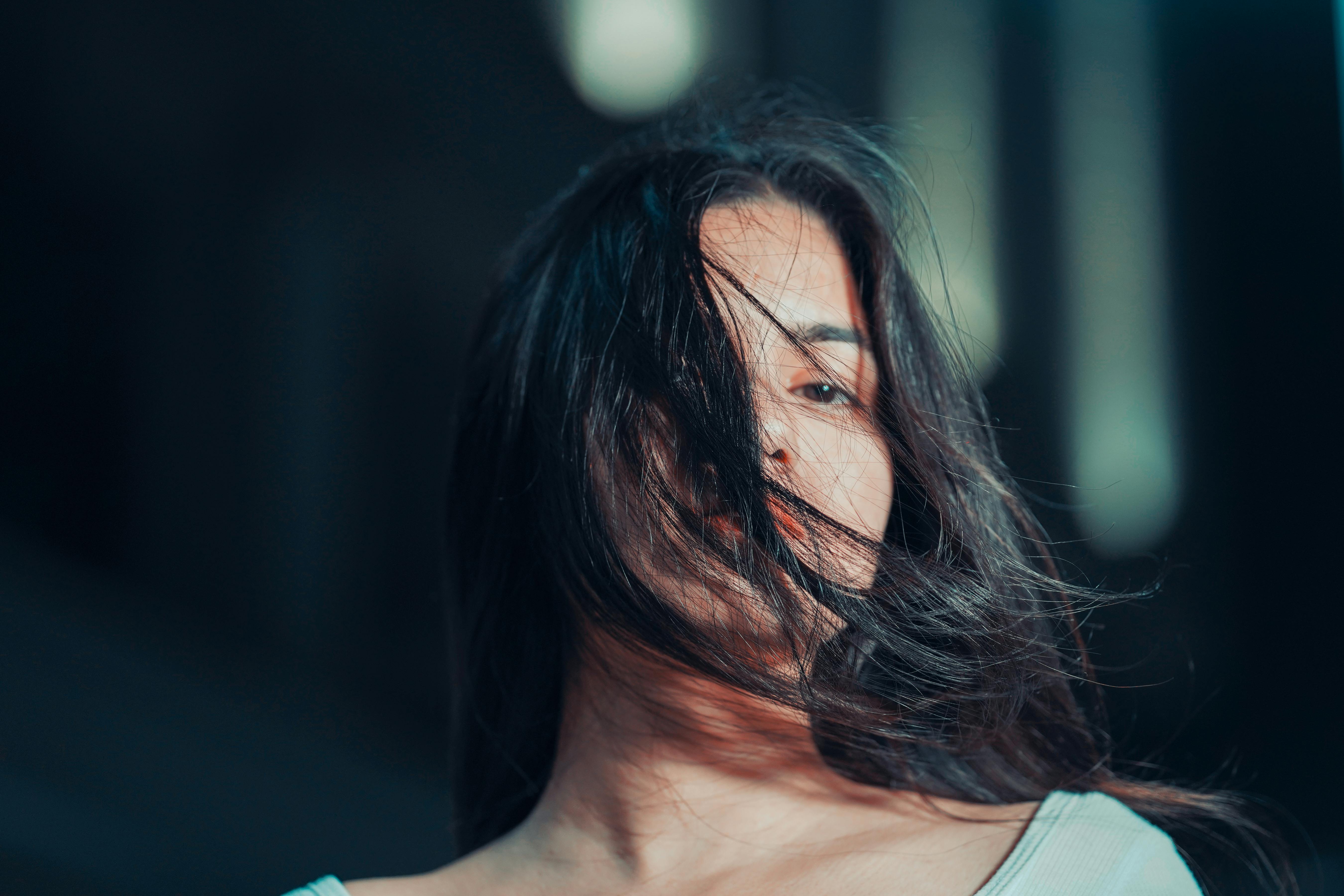 How to Build Trust and Attraction at the Same Time in Online Dating image 0