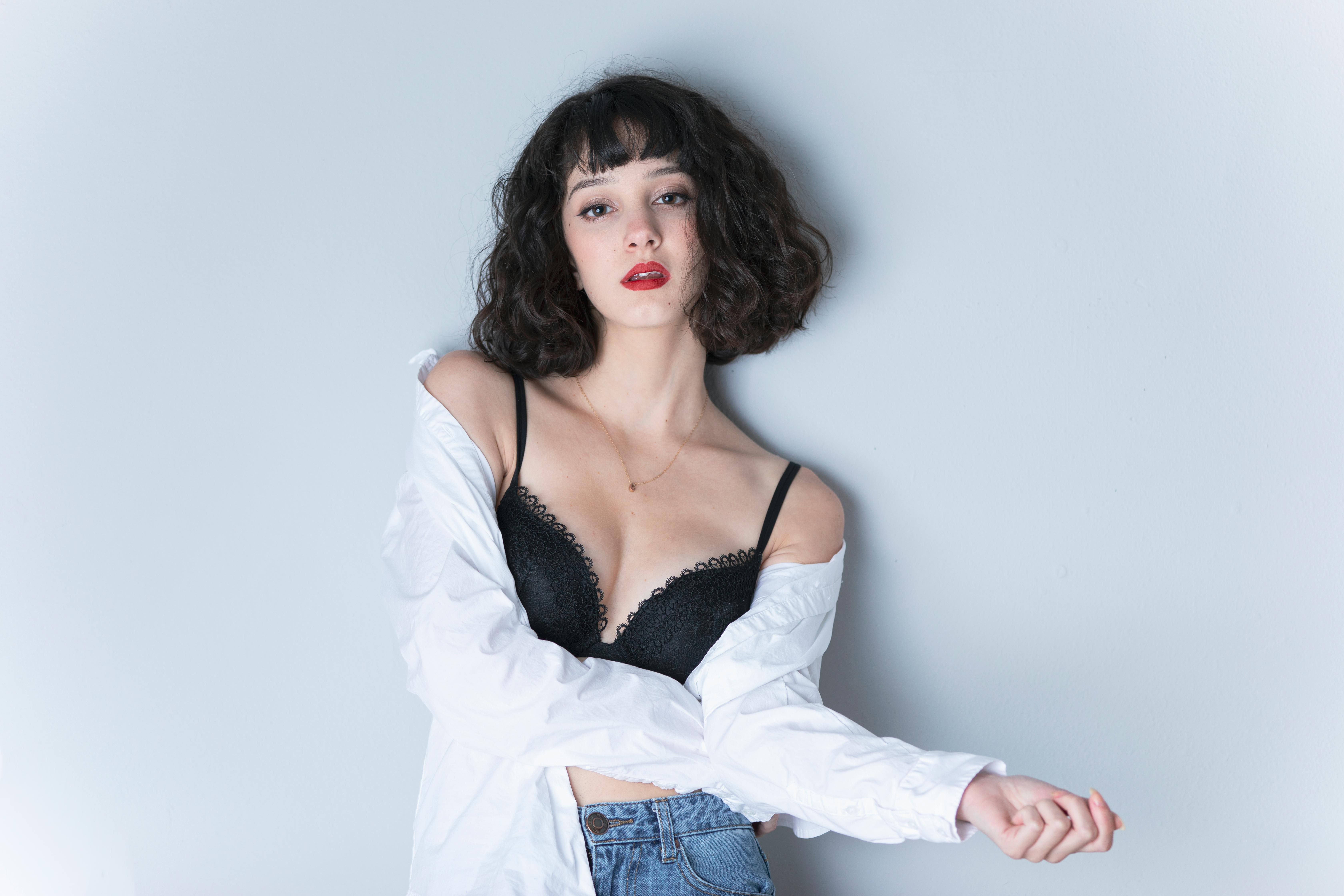 Why Trying to “Close” Too Early Ruins Online Dating Conversations image 0
