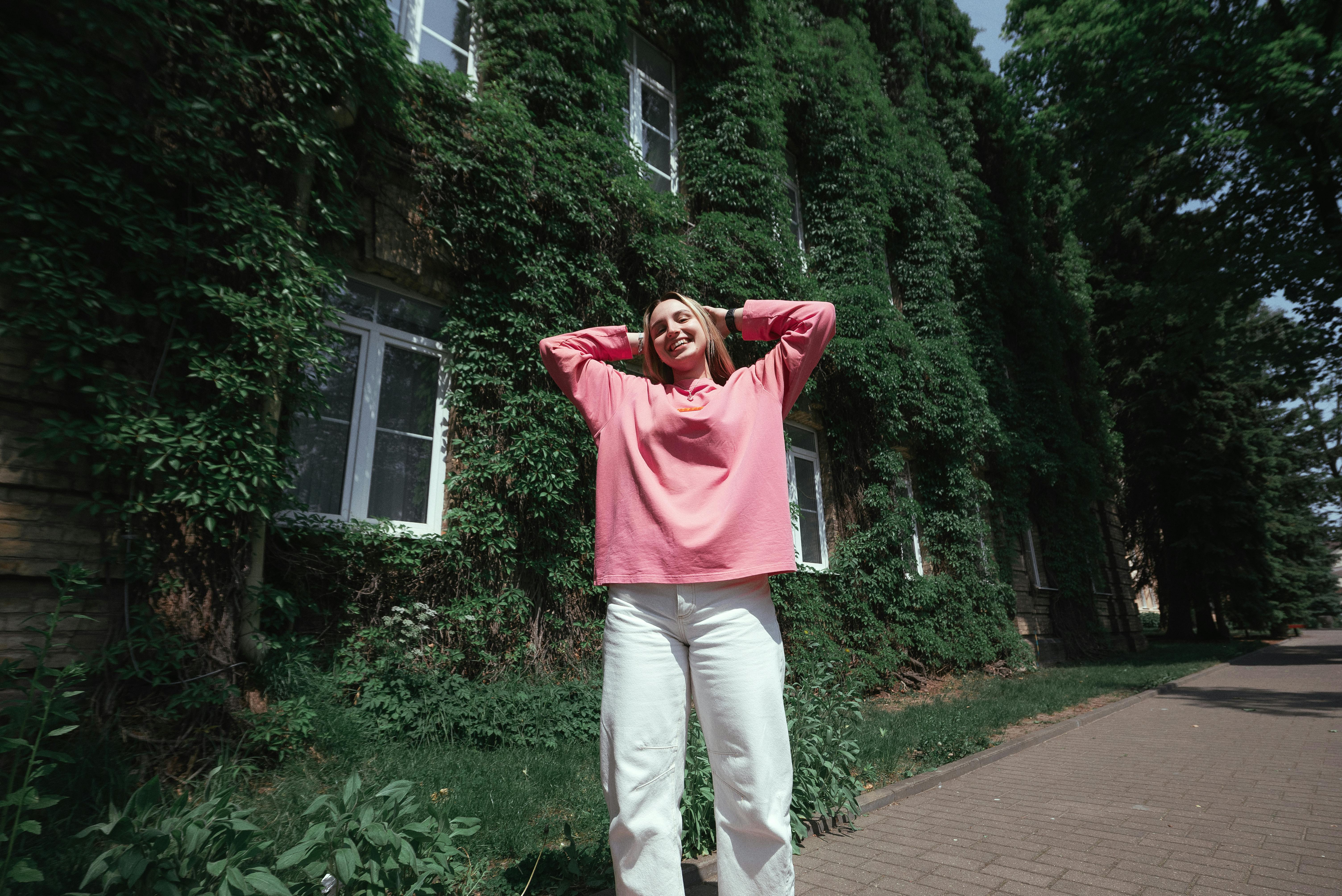 From Online to Meeting in Person: A Safety Checklist for US Travelers image 0