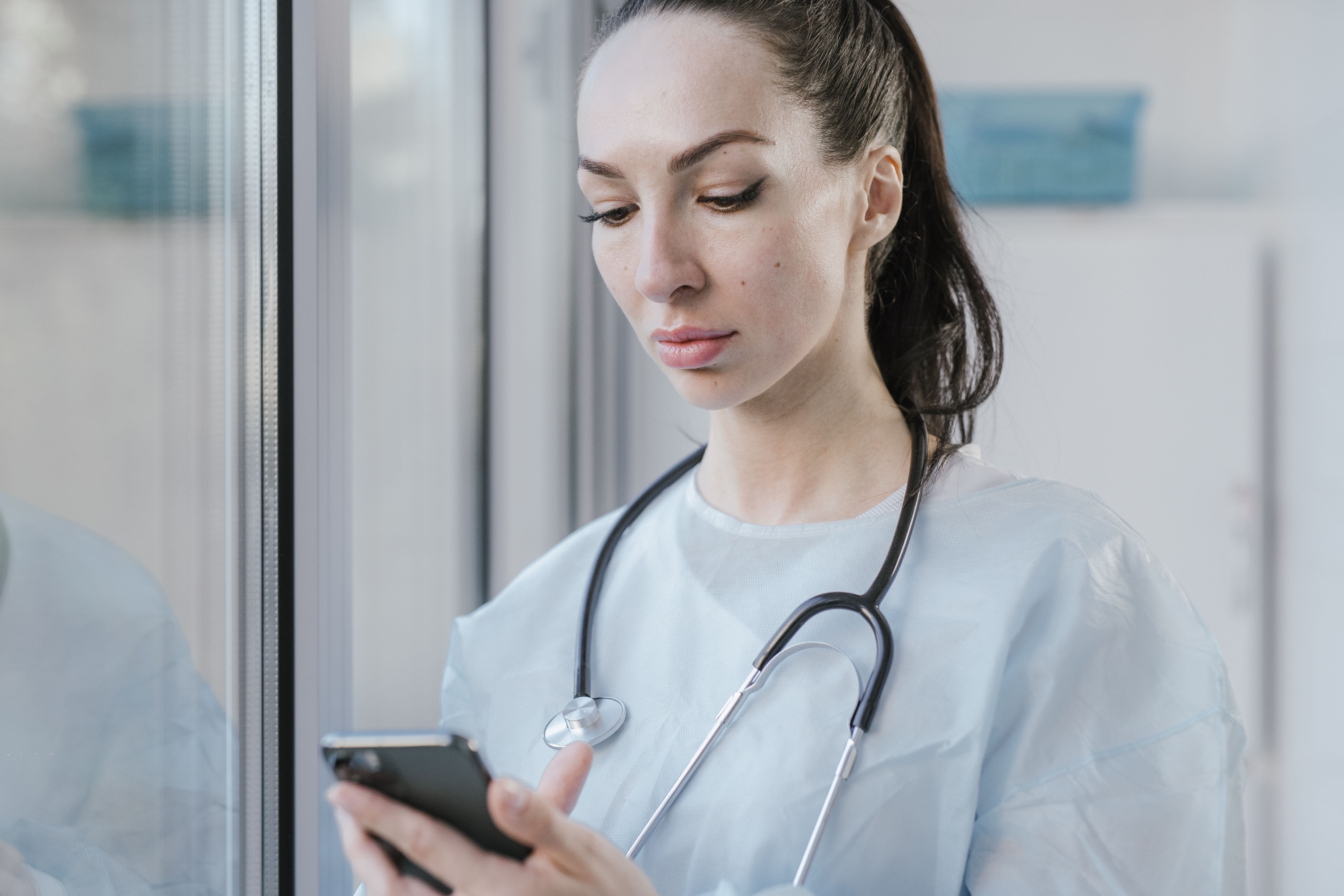 Dating a Ukrainian Anesthesiologist: What to Expect image 0