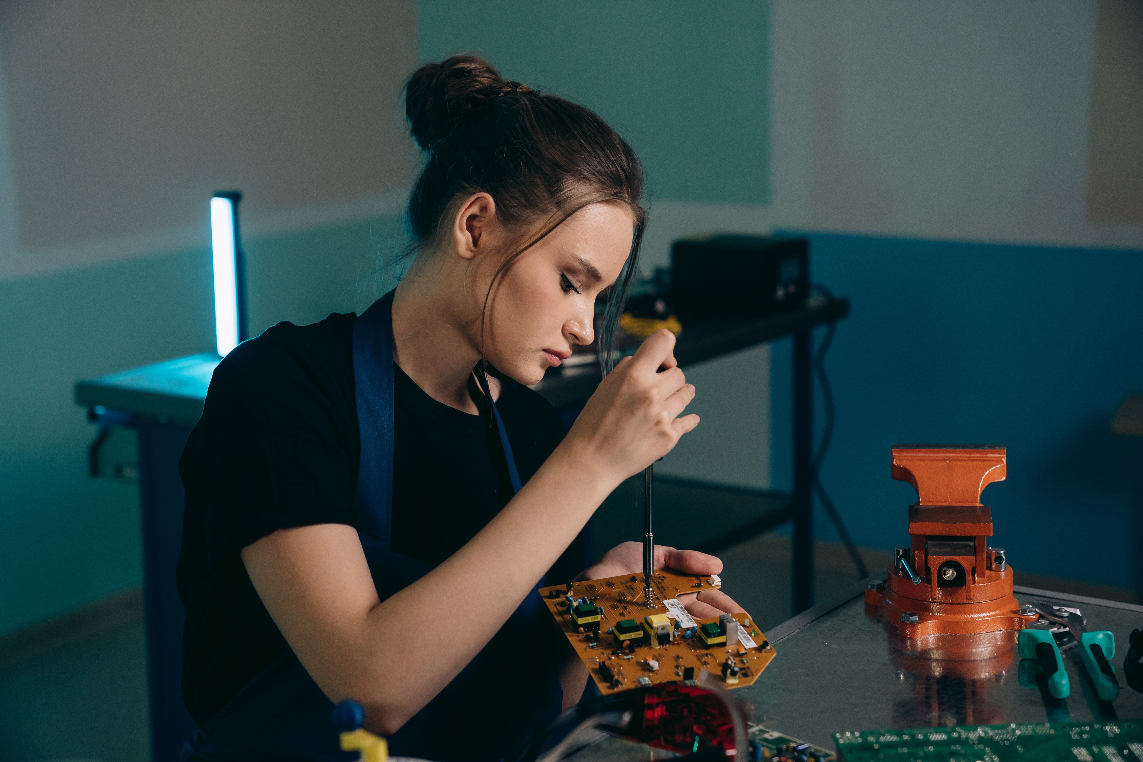 Dating a Ukrainian Electrician: What to Expect image 1