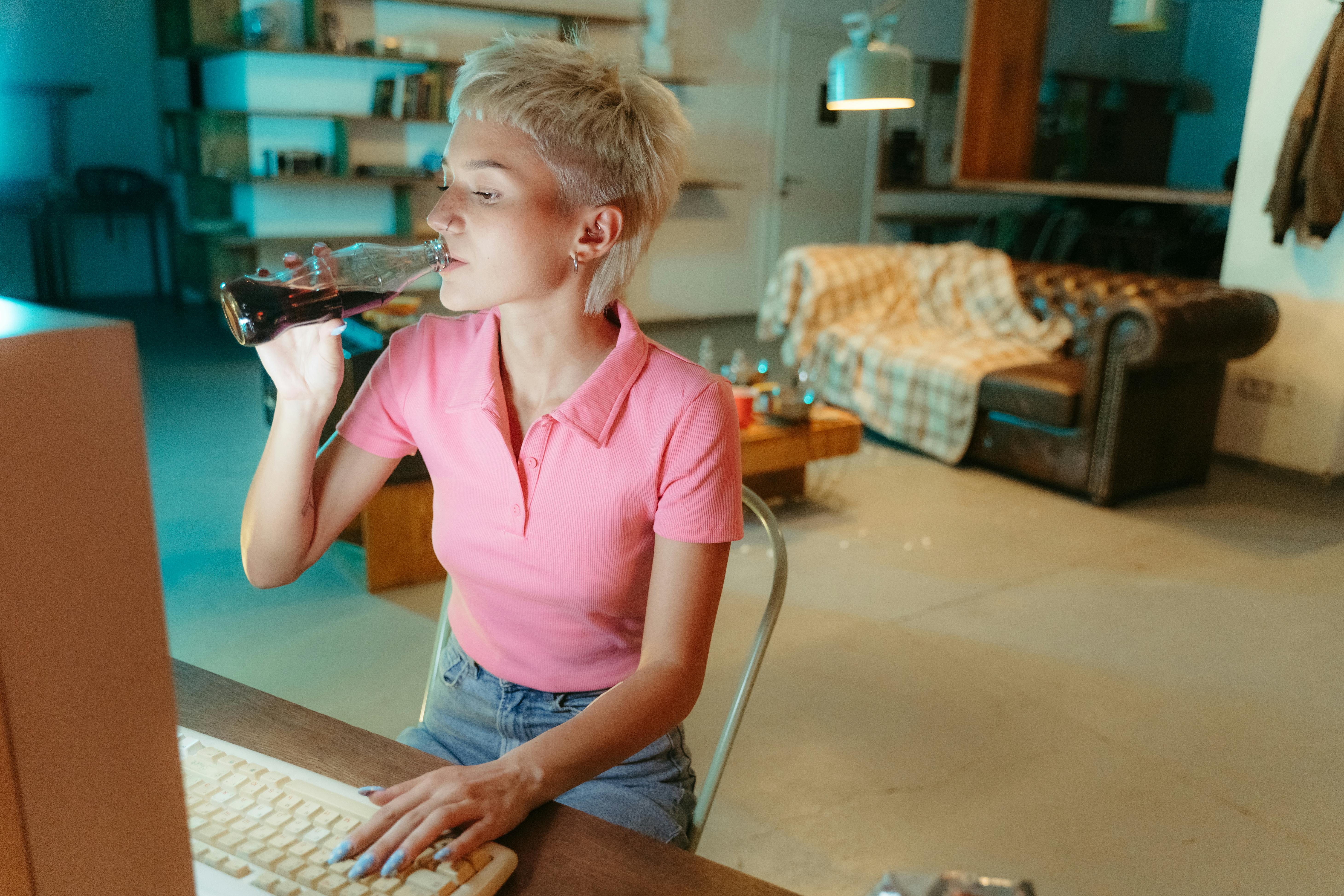 How to Know When to Stop Online Dating and Focus on One Person image 3