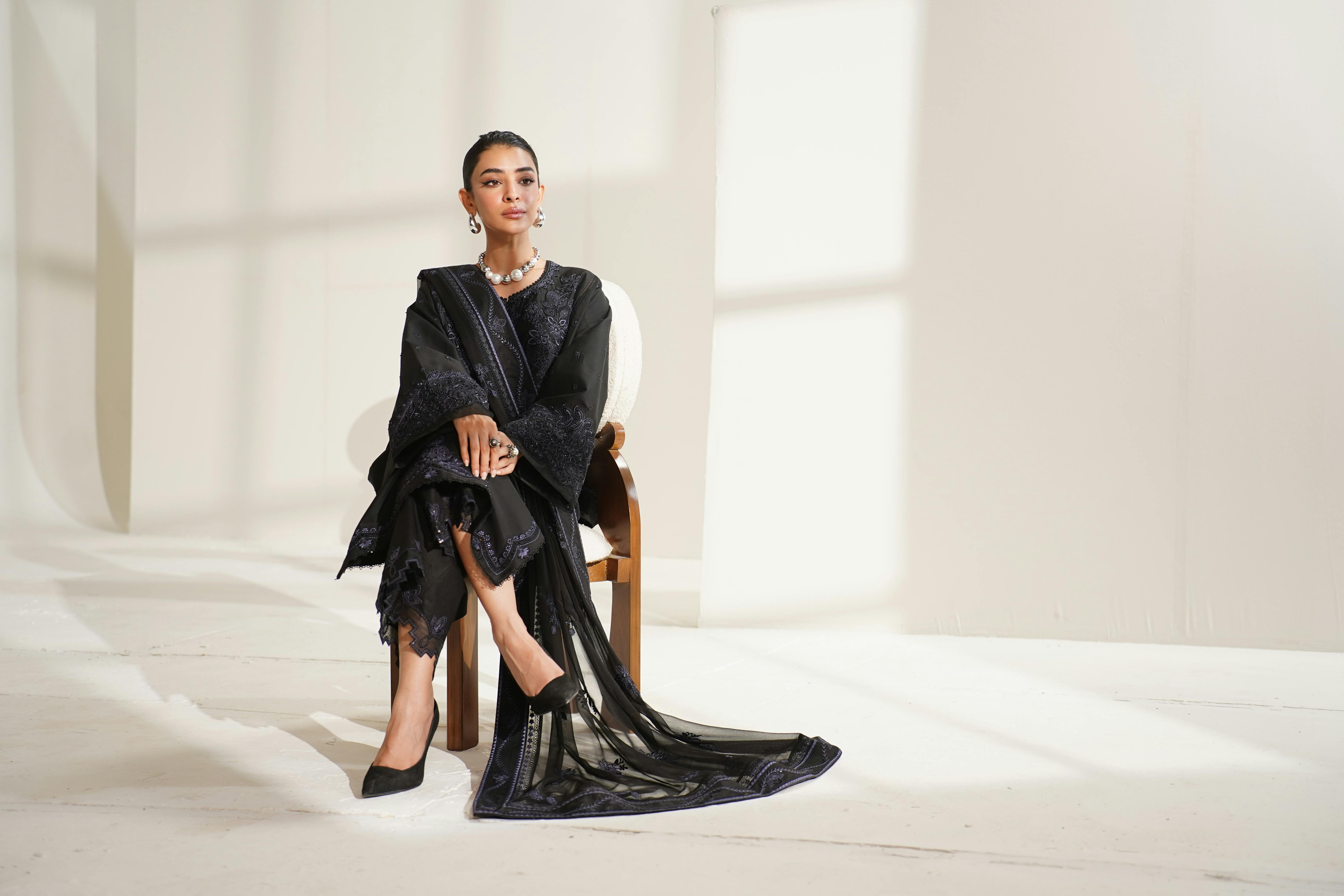 How to Avoid Online Dating Scams: Safety Tips for International Dating image 0