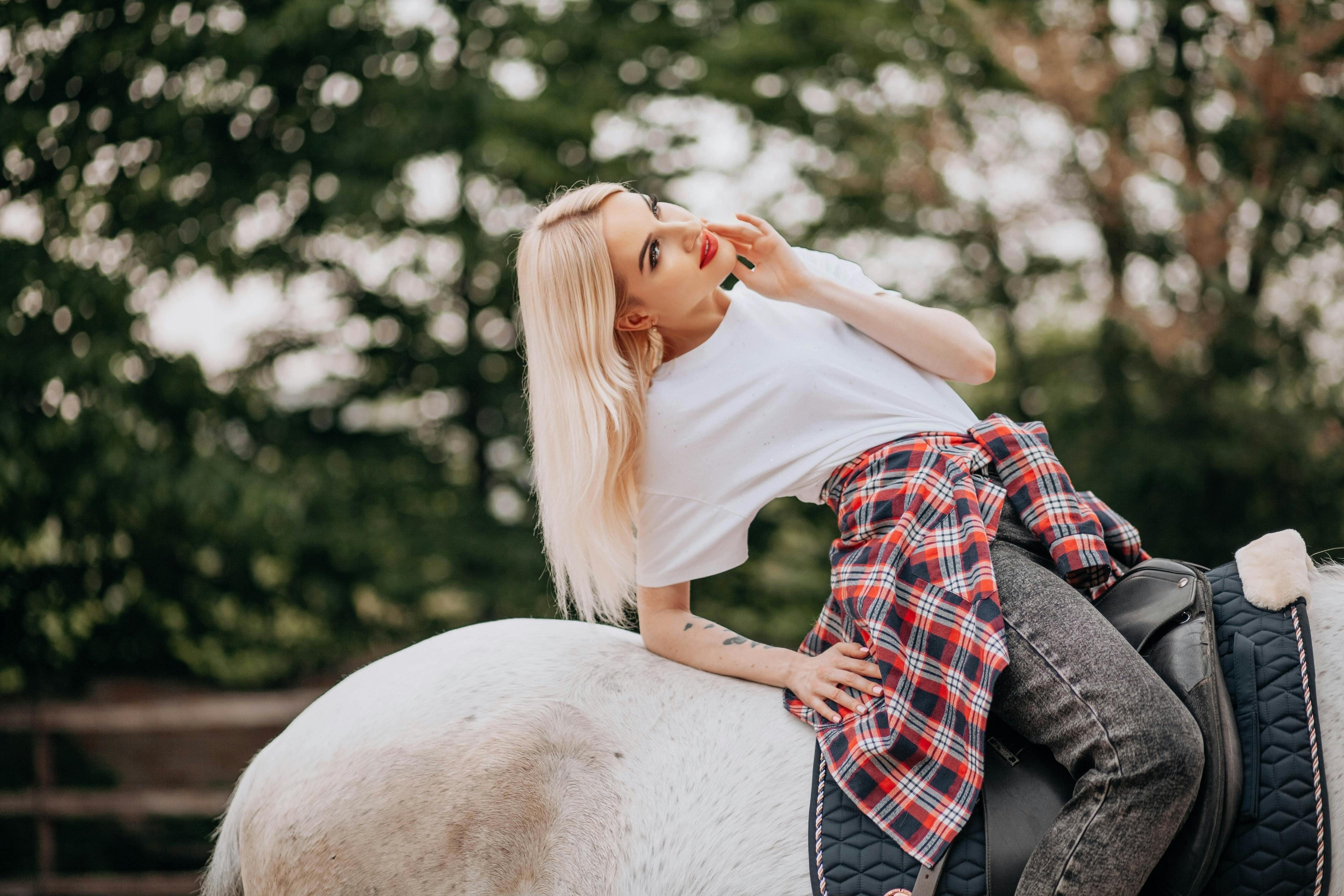 How to Find a Foreign Girlfriend Online: A Practical Guide to International Dating image 0