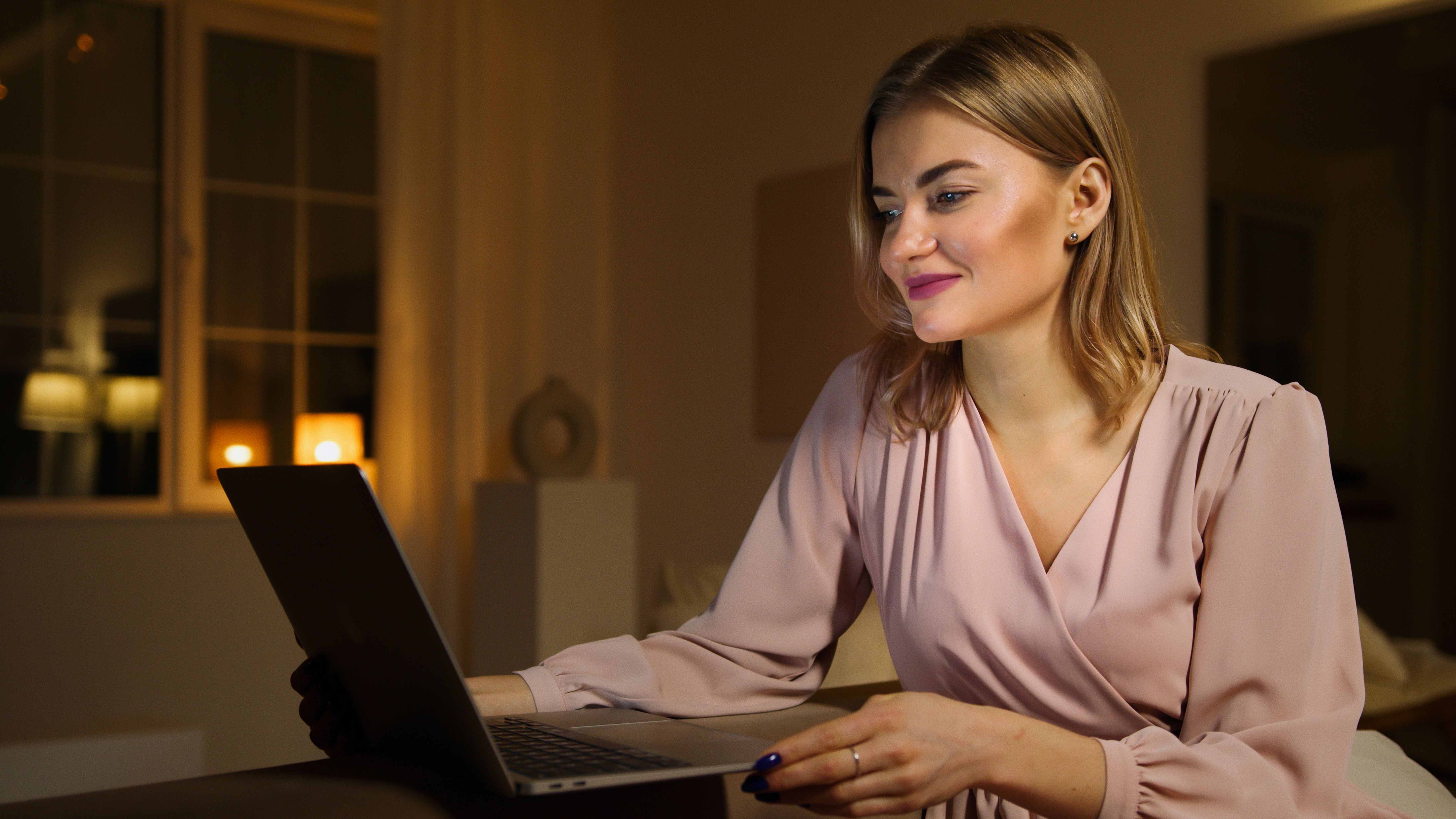 Dating a Ukrainian Woman Who Works Abroad: What to Expect image 0
