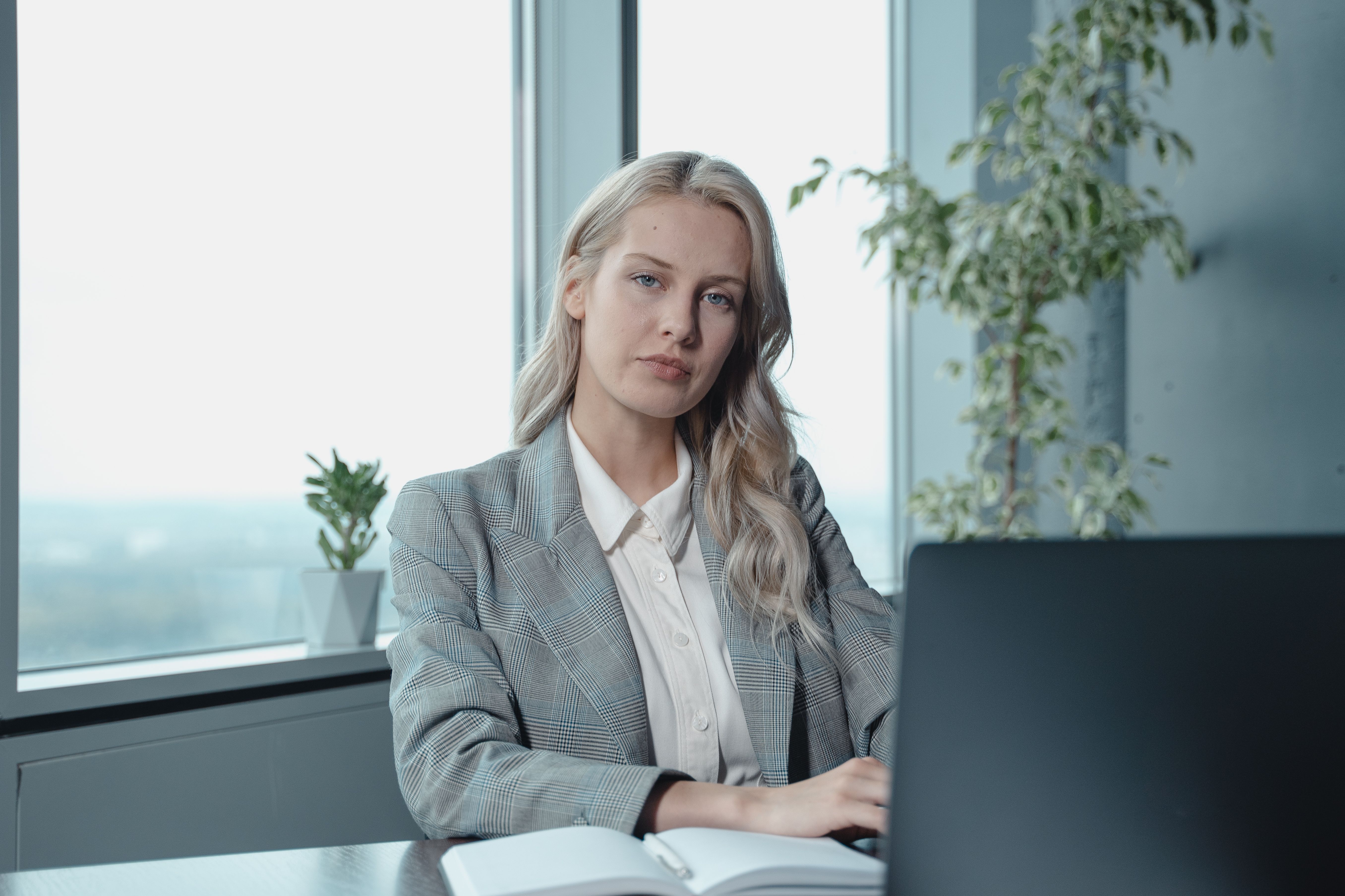 Dating a Ukrainian Diplomat: What to Expect image 2