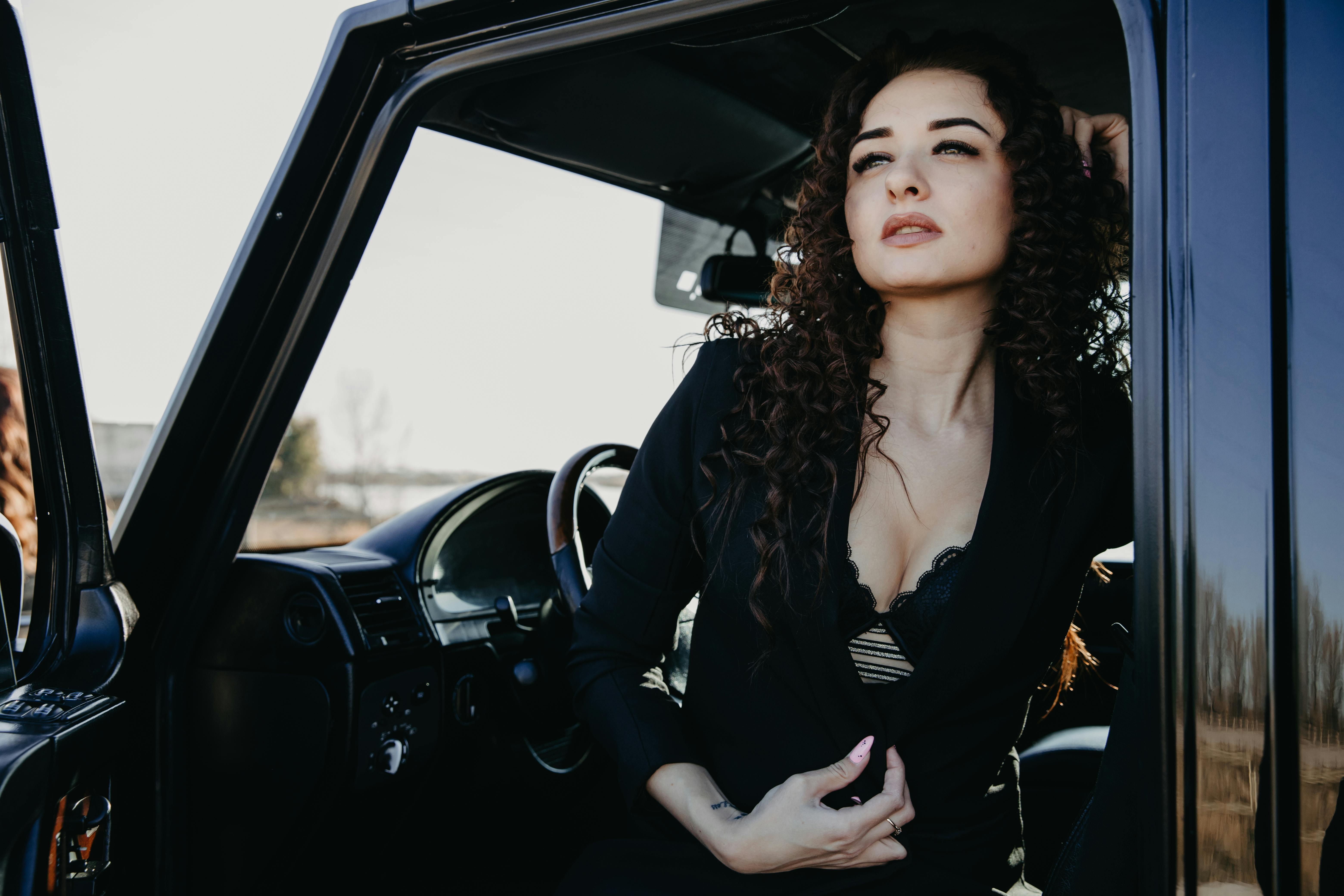 Signs She Is Emotionally Investing in You in Online Dating image 2