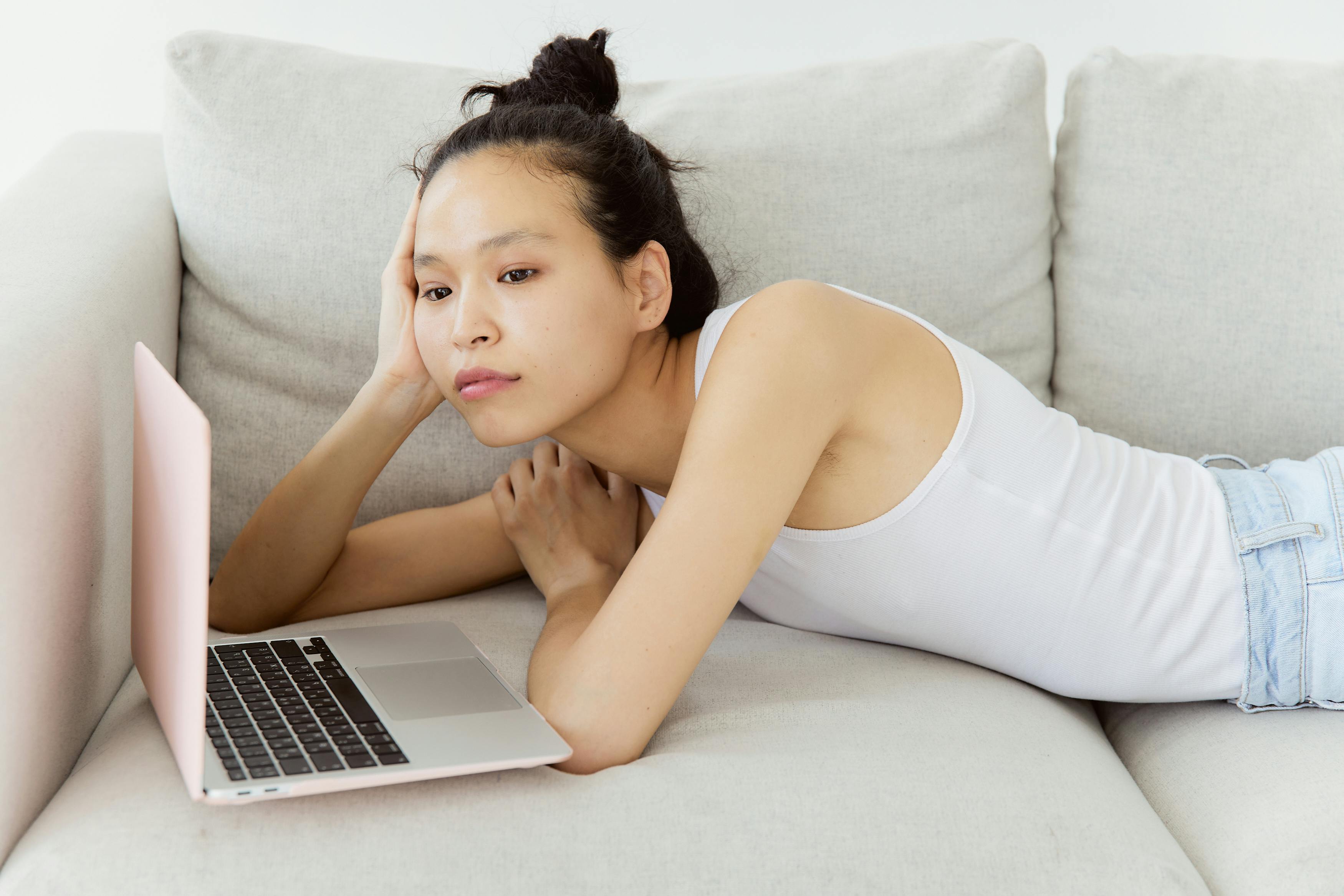 Why She Stops Replying After a Few Days (Even If Everything Was Going Well) image 1
